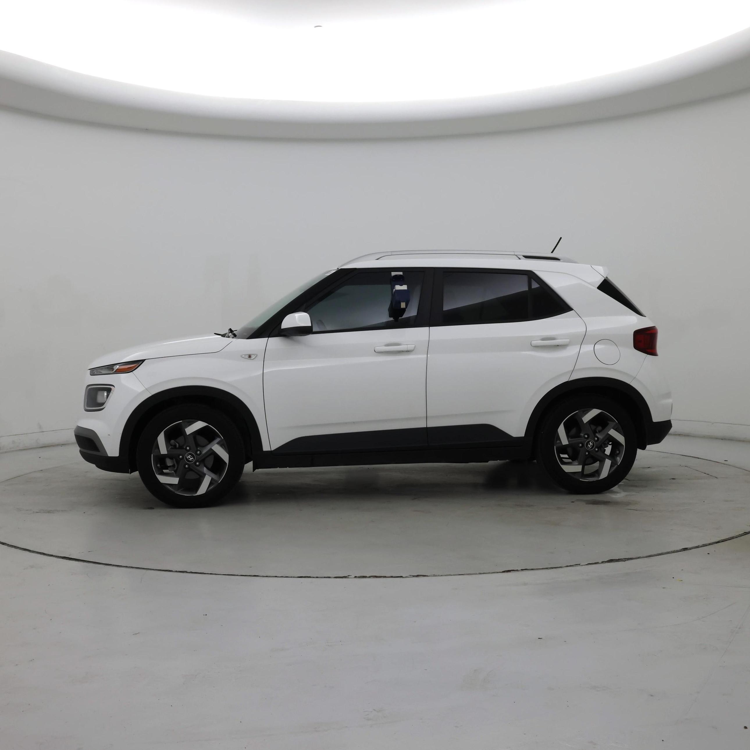 Thumbnail: 2023 Hyundai Venue - 3