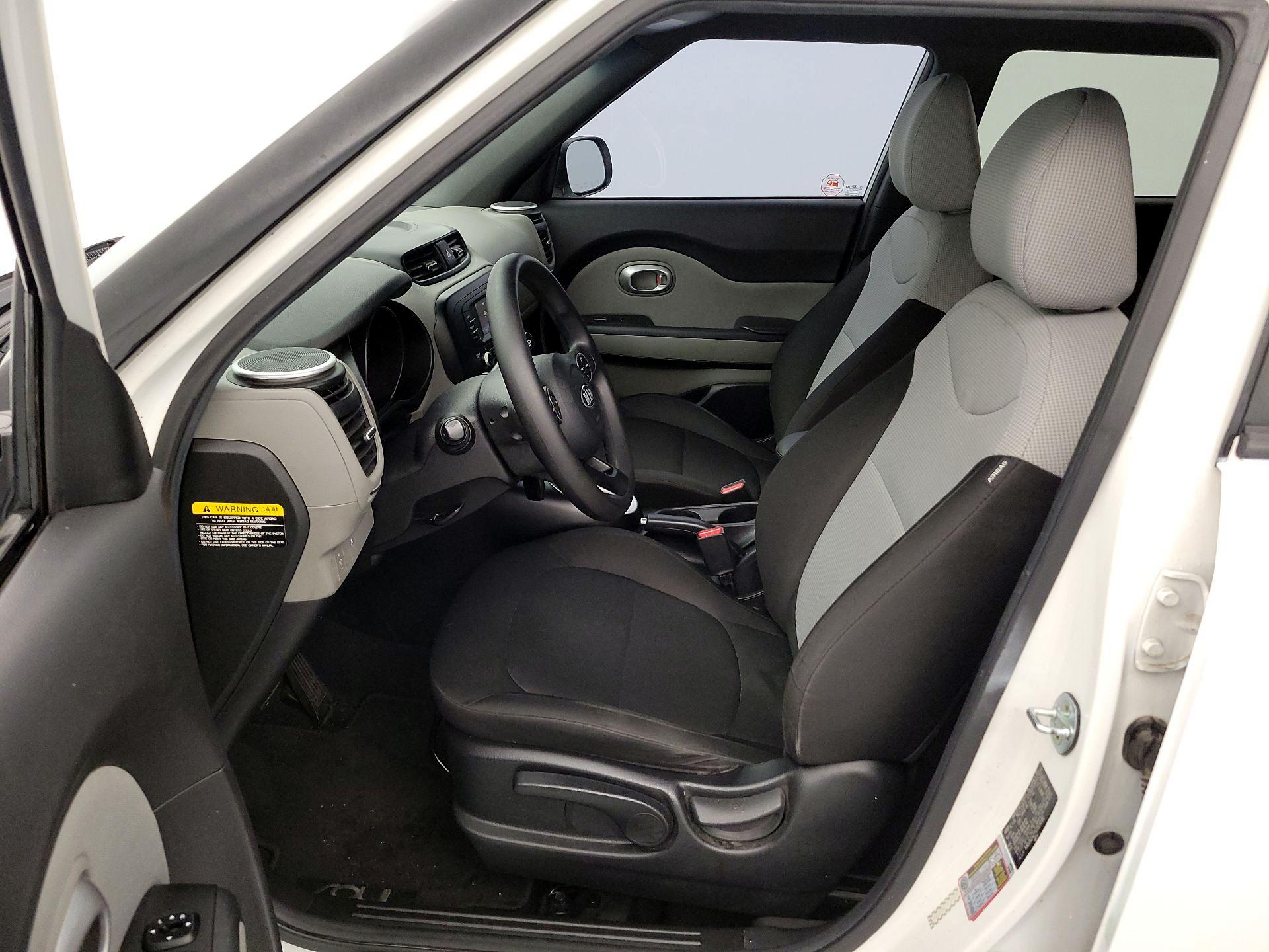 Thumbnail: 2016 Kia Soul - 11