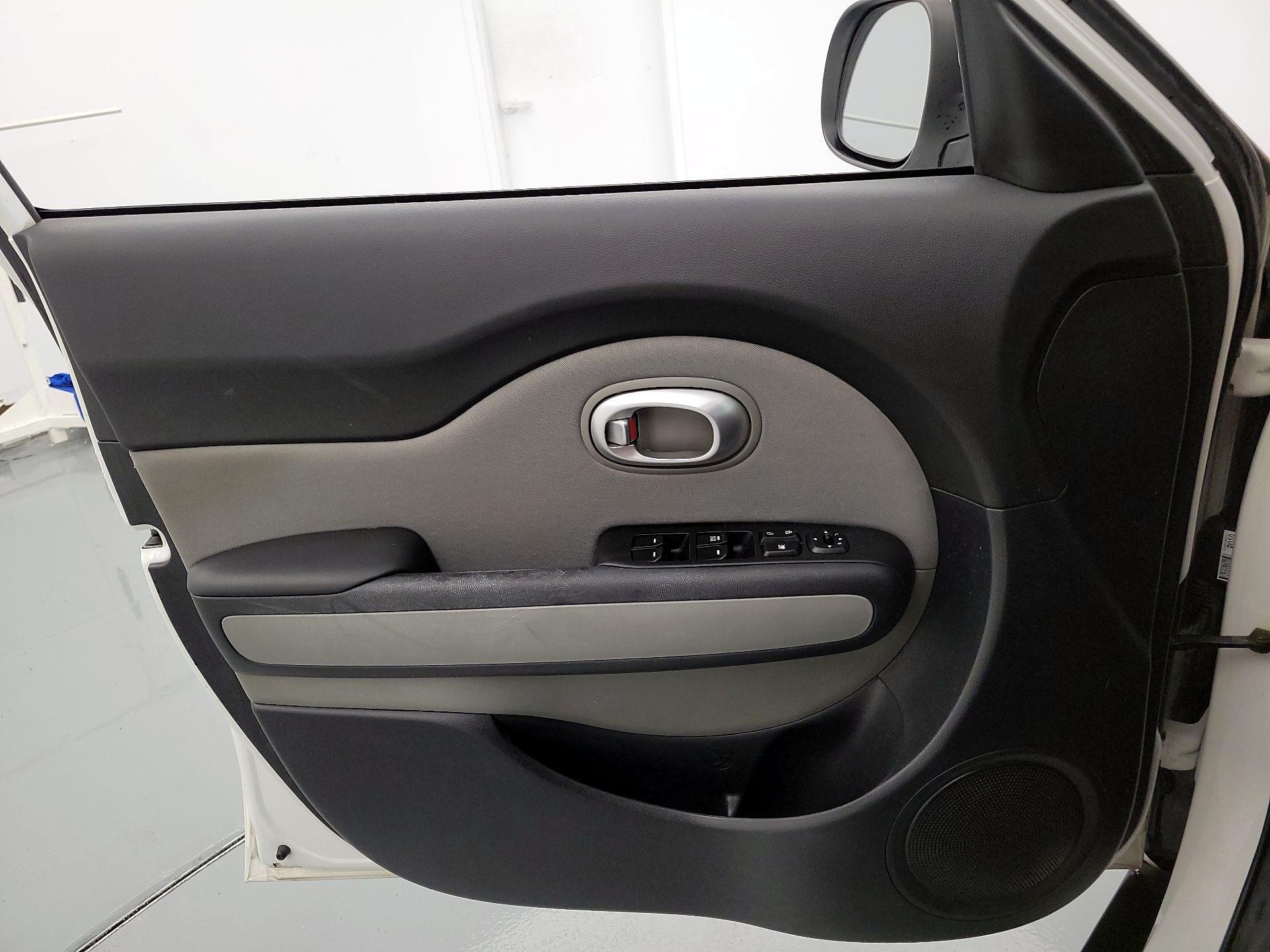 Thumbnail: 2016 Kia Soul - 12