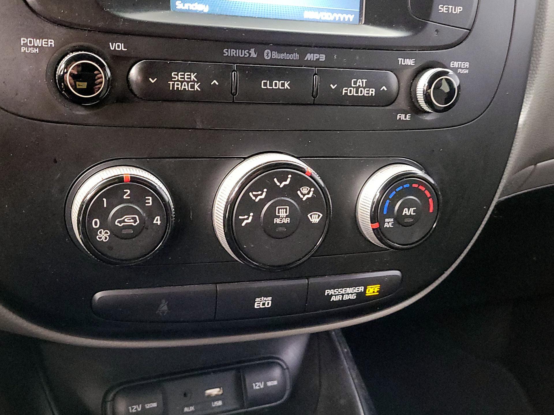 Thumbnail: 2016 Kia Soul - 16