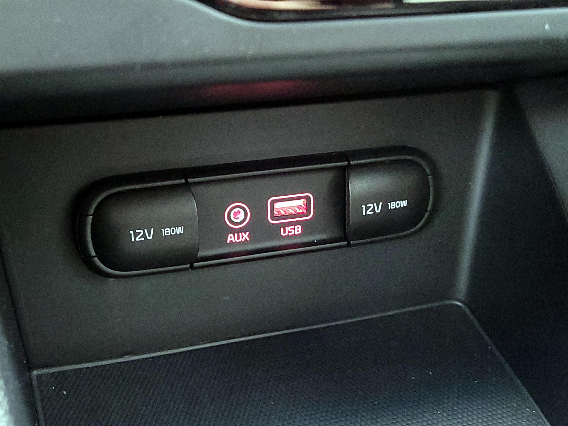 Thumbnail: 2018 Kia Niro - 18