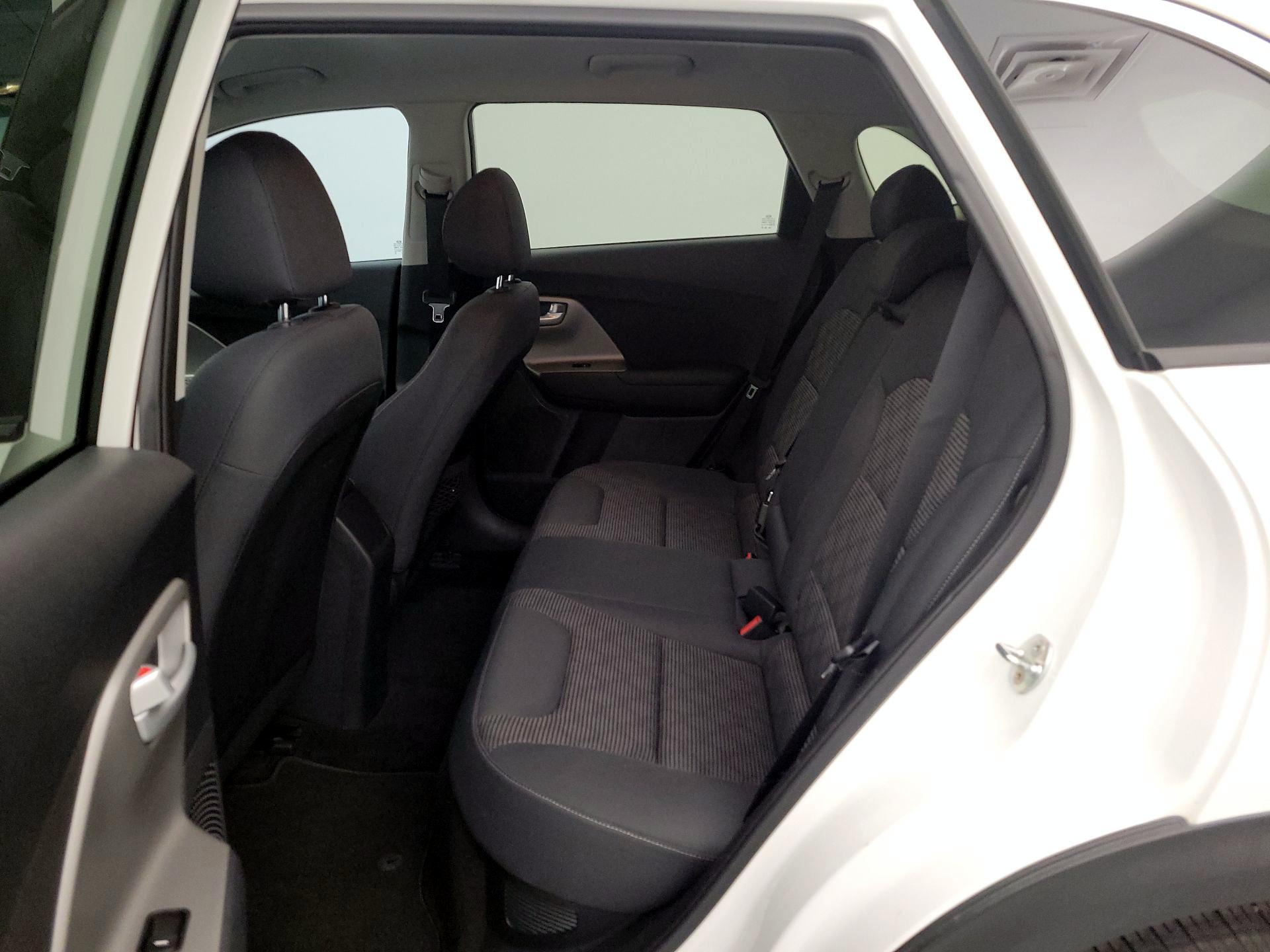 Thumbnail: 2018 Kia Niro - 19