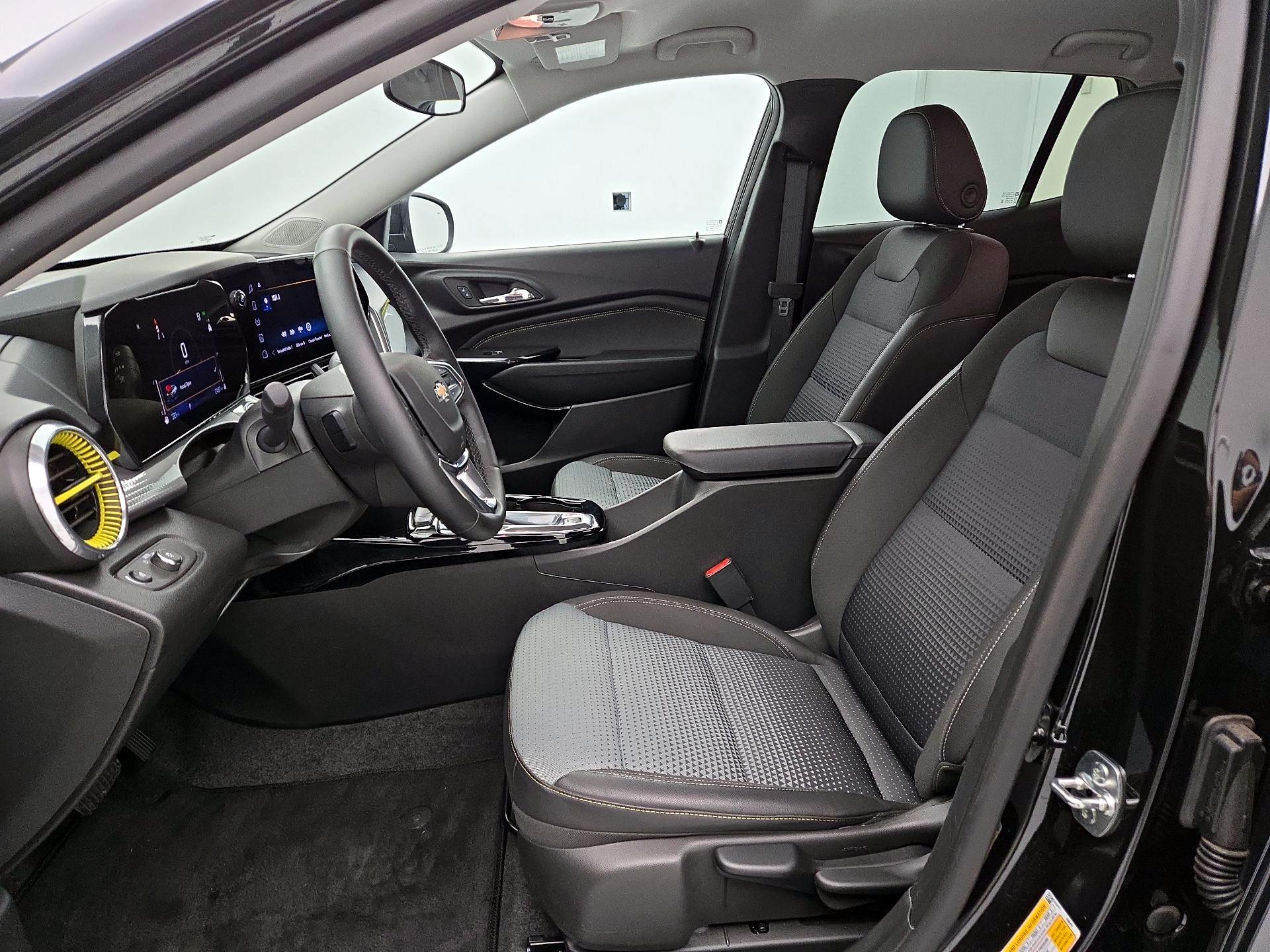 Thumbnail: 2025 Chevrolet Trax - 11