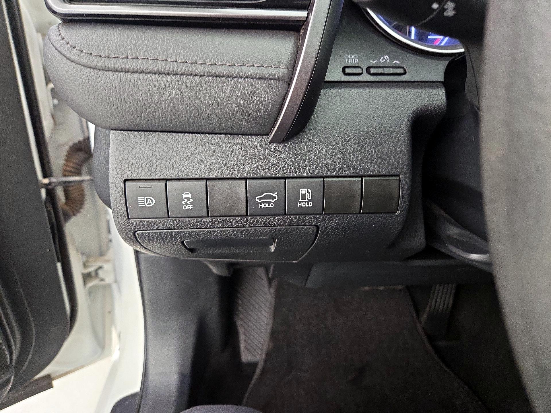 Thumbnail: 2023 Toyota Camry - 13