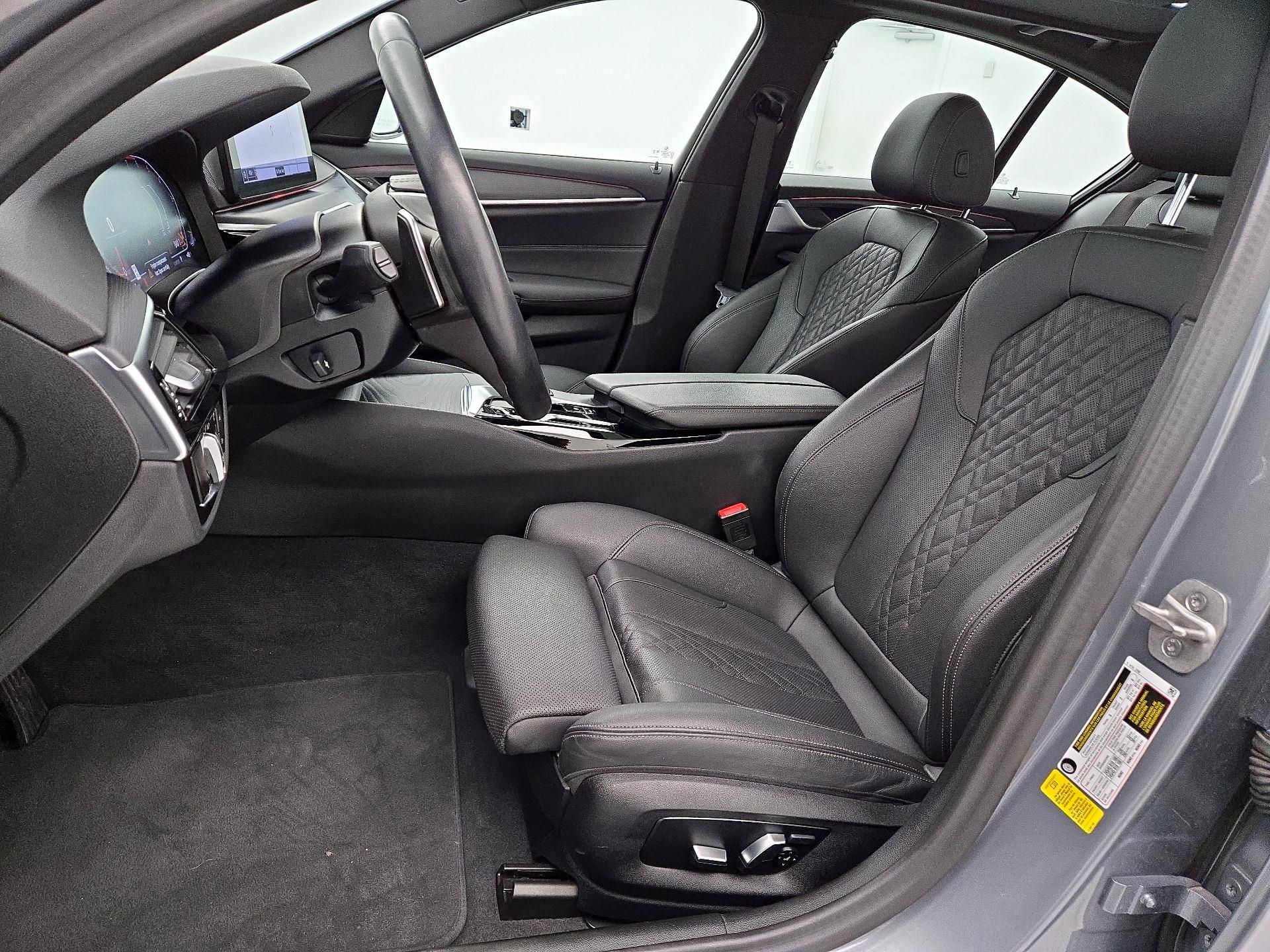 Thumbnail: 2023 BMW 5 Series - 11