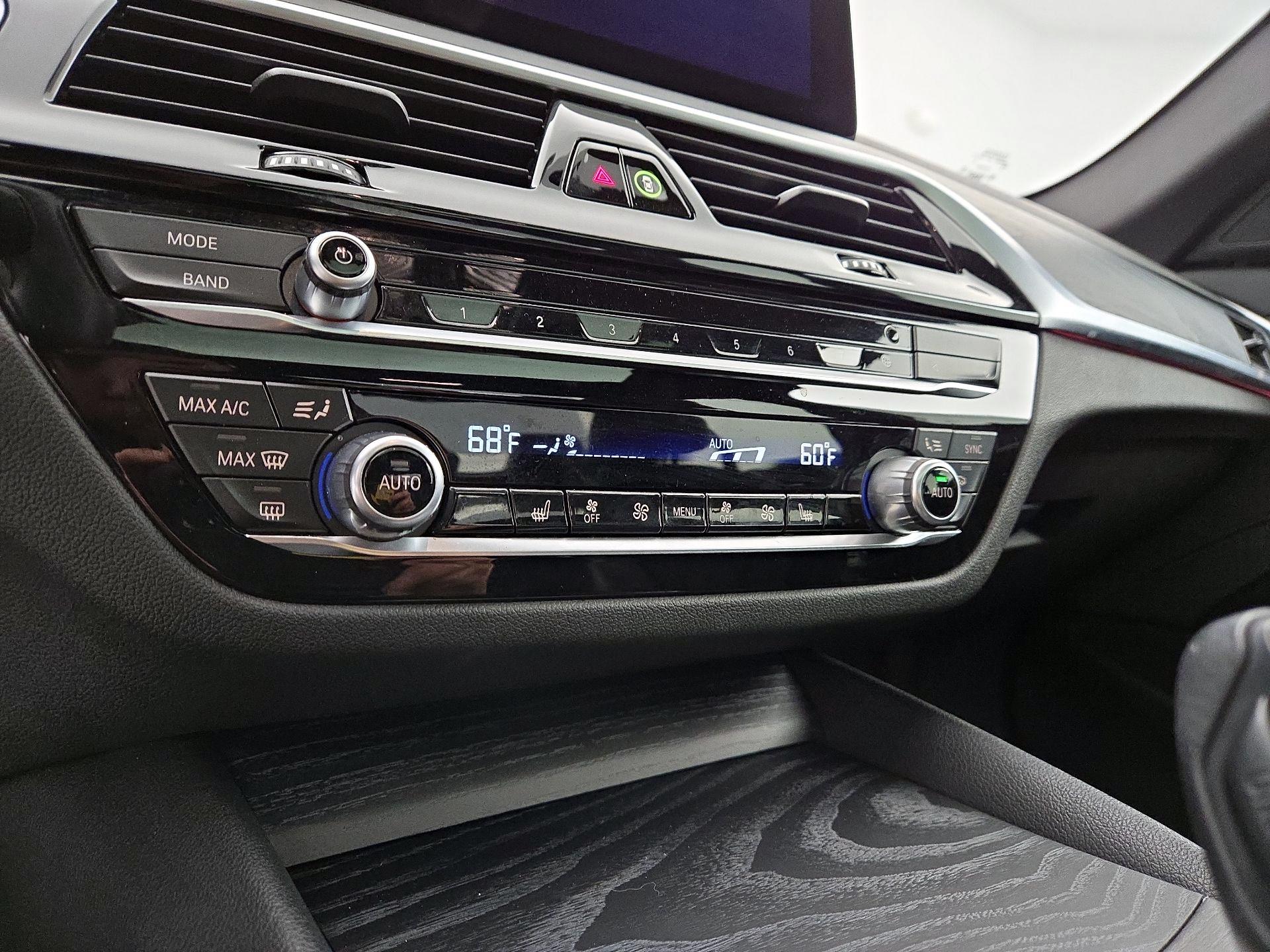 Thumbnail: 2023 BMW 5 Series - 17