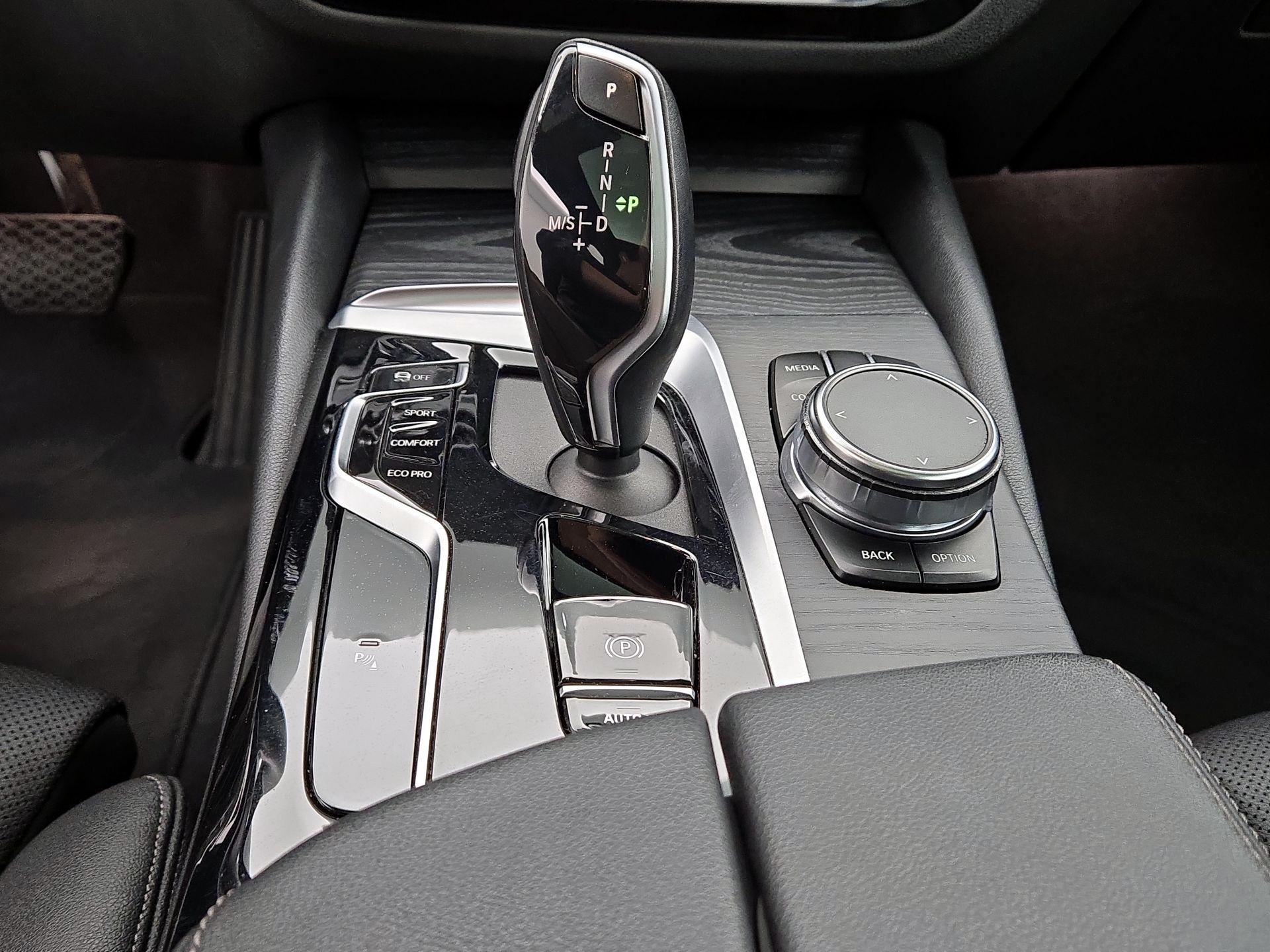 Thumbnail: 2023 BMW 5 Series - 18