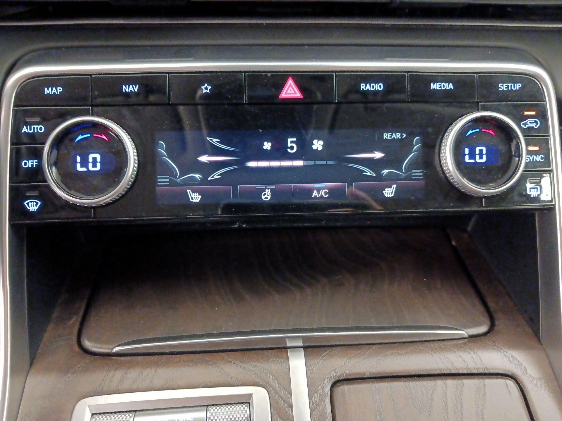 Thumbnail: 2024 Genesis GV80 - 17