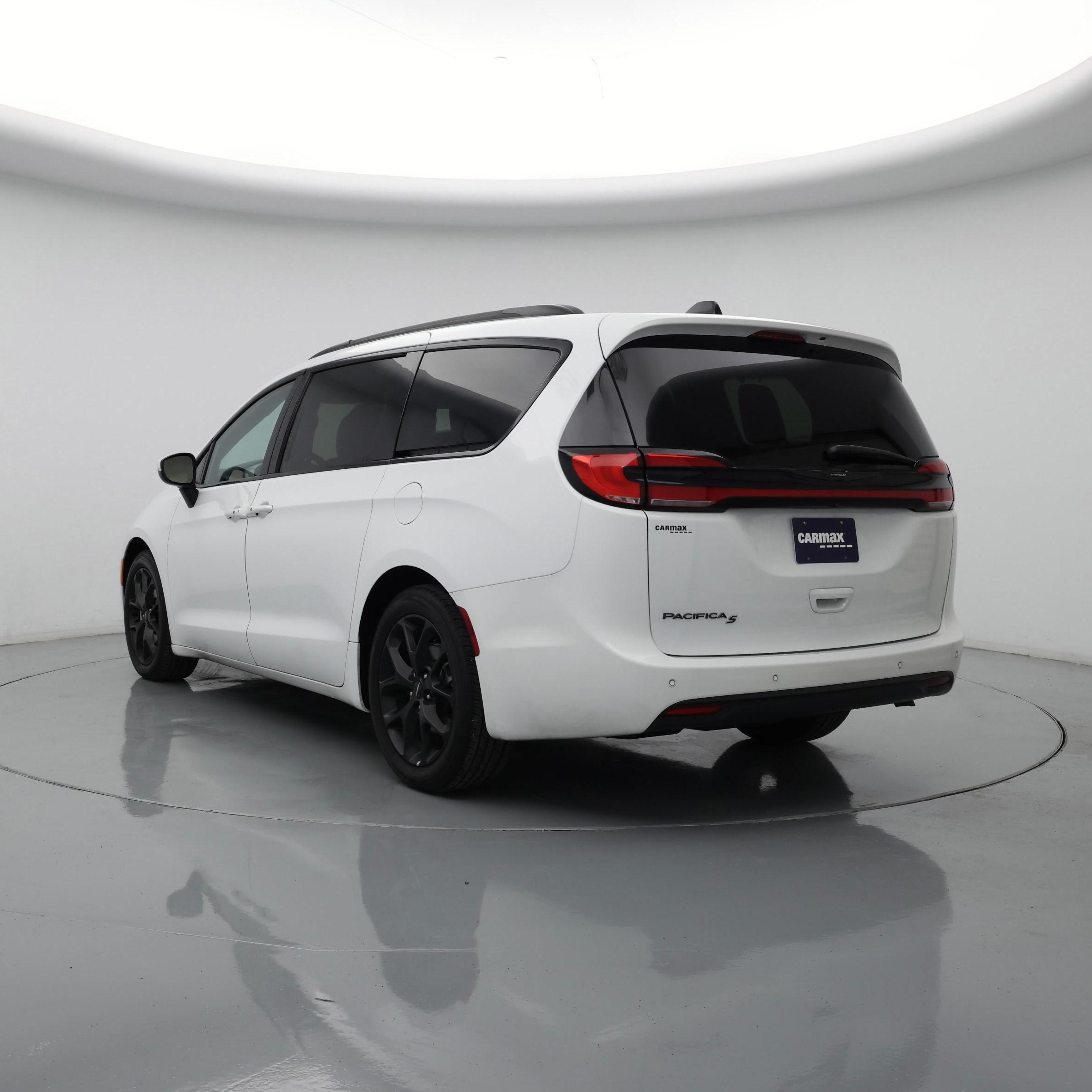 Thumbnail: 2023 Chrysler Pacifica - 2