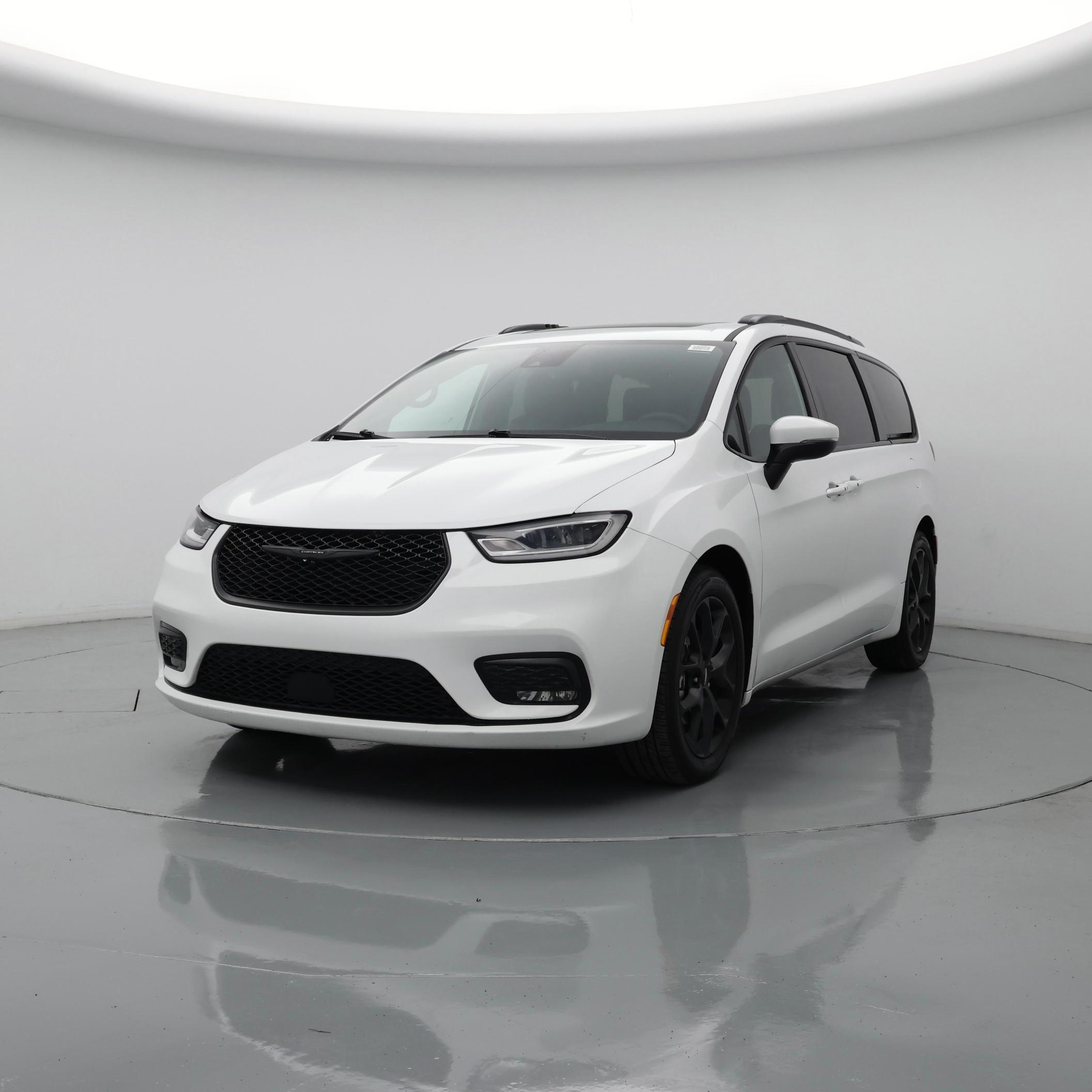 Thumbnail: 2023 Chrysler Pacifica - 4