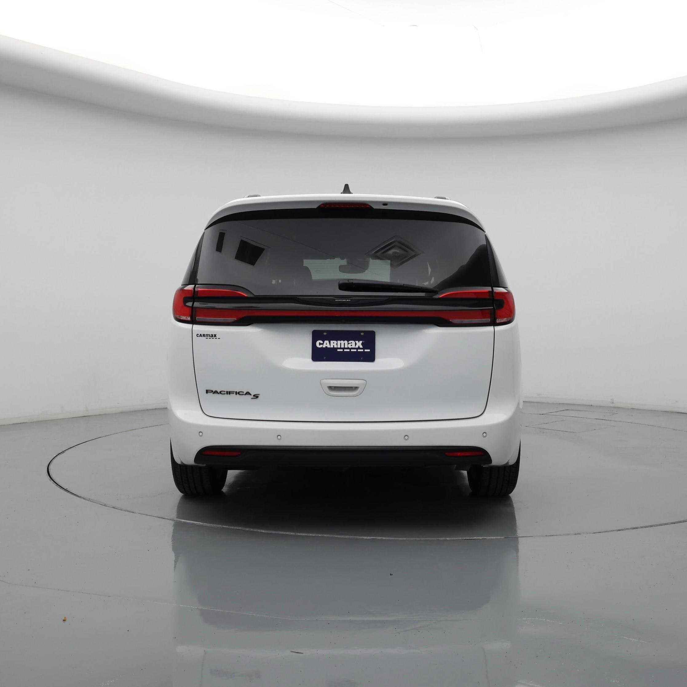 Thumbnail: 2023 Chrysler Pacifica - 6