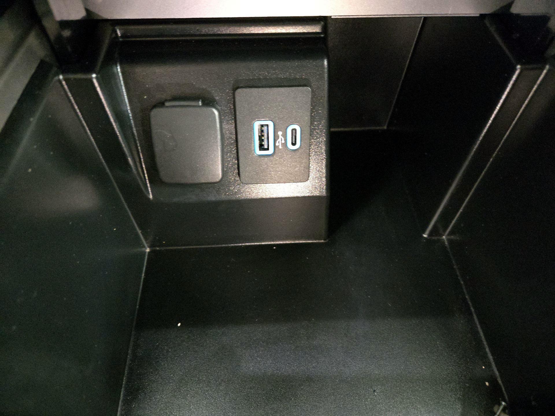 Thumbnail: 2021 Ford Explorer - 19