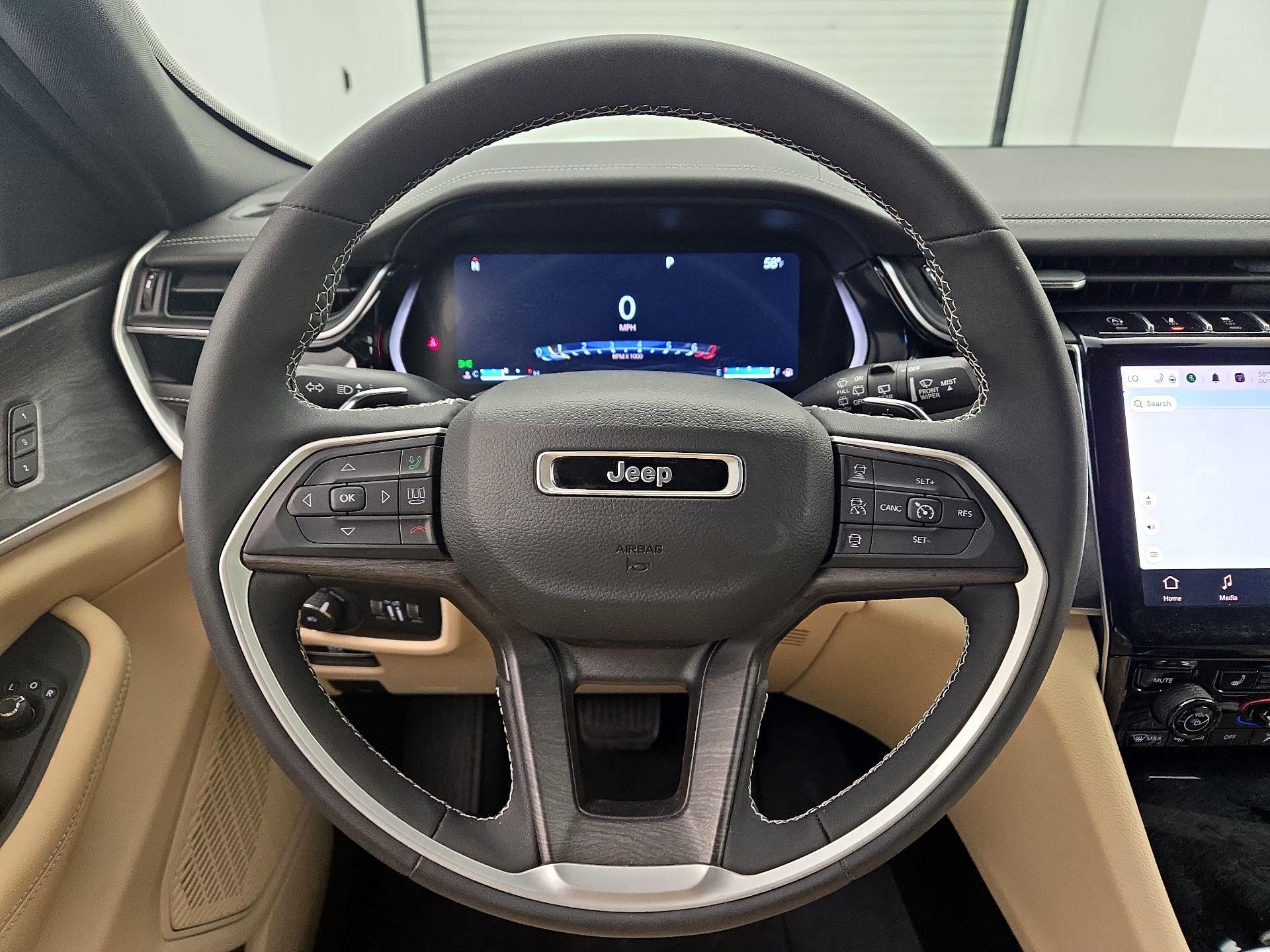 Thumbnail: 2023 Jeep Grand Cherokee - 10