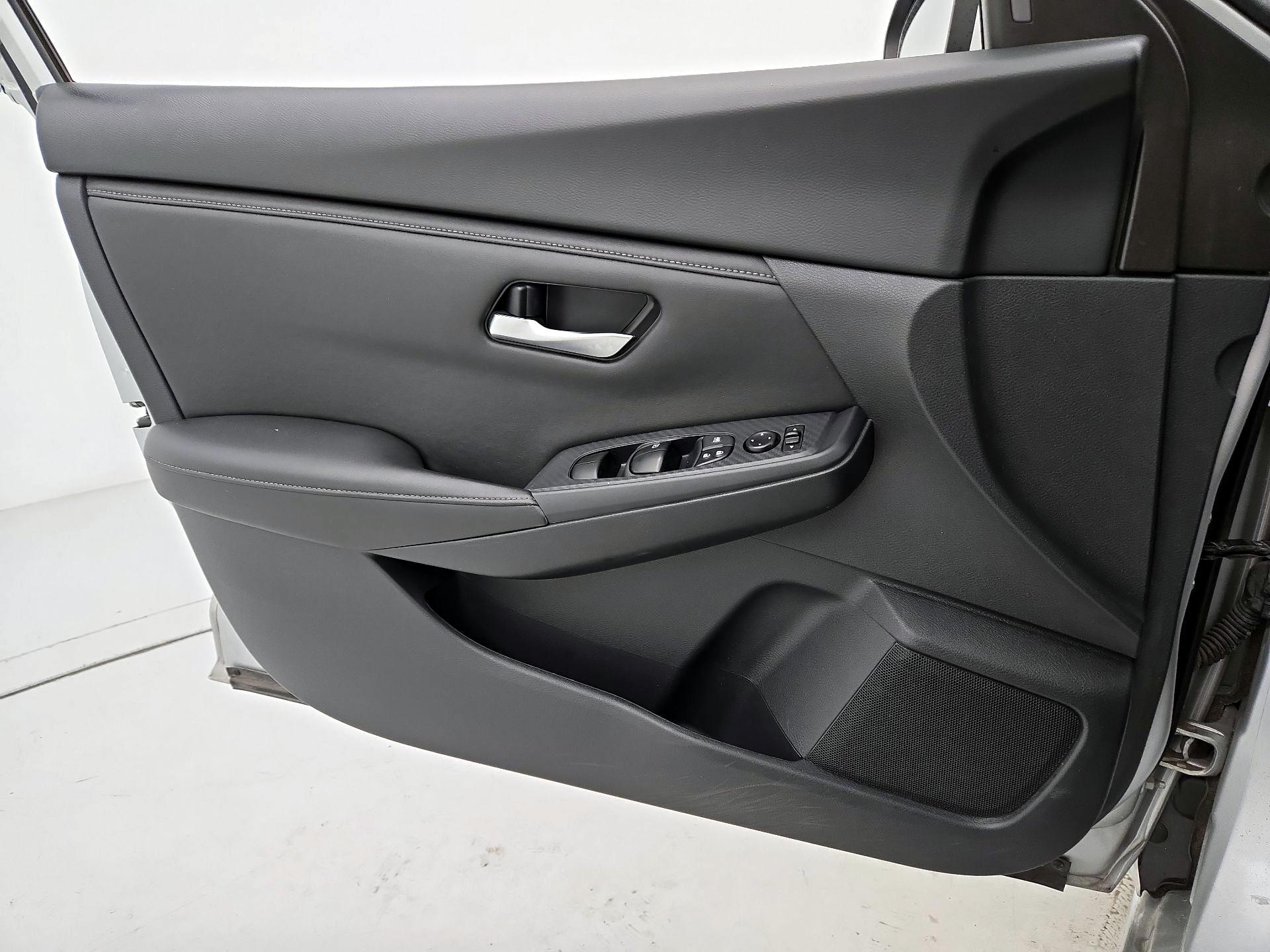 Thumbnail: 2023 Nissan Sentra - 12