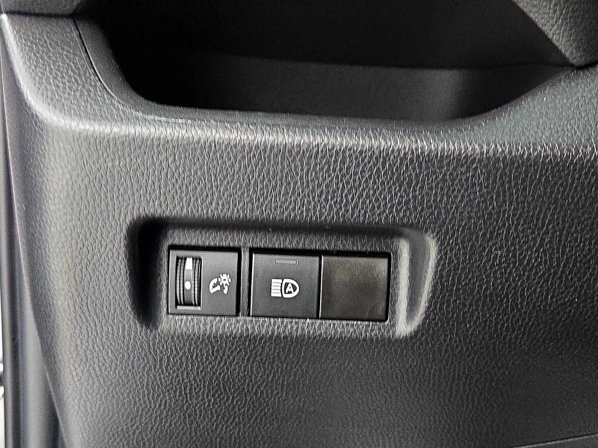 Thumbnail: 2023 Toyota RAV4 - 13