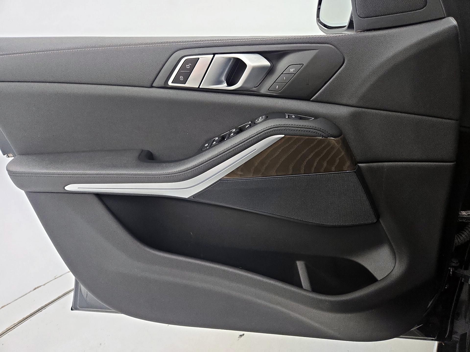 Thumbnail: 2022 BMW X5 - 12