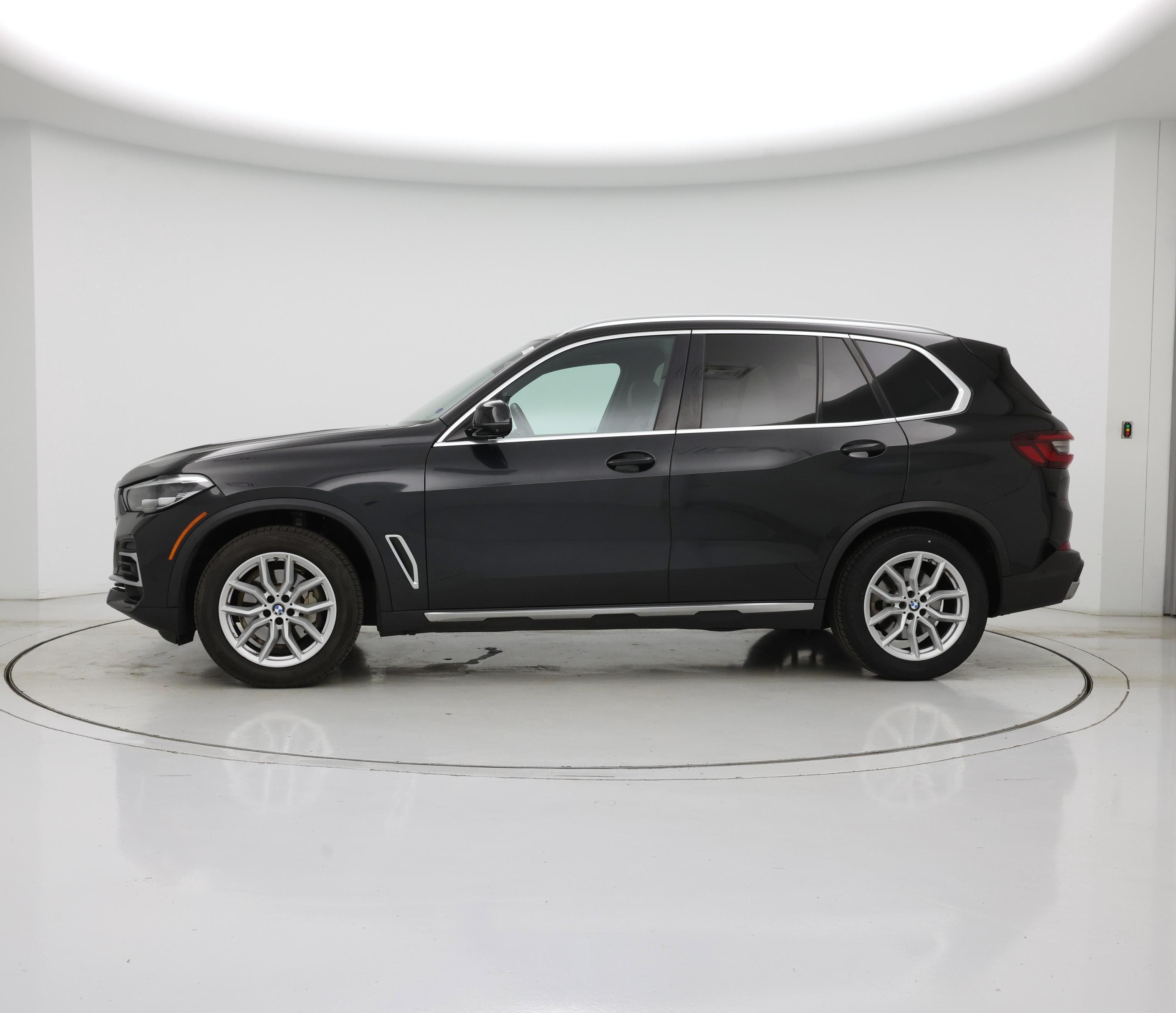 Thumbnail: 2022 BMW X5 - 3