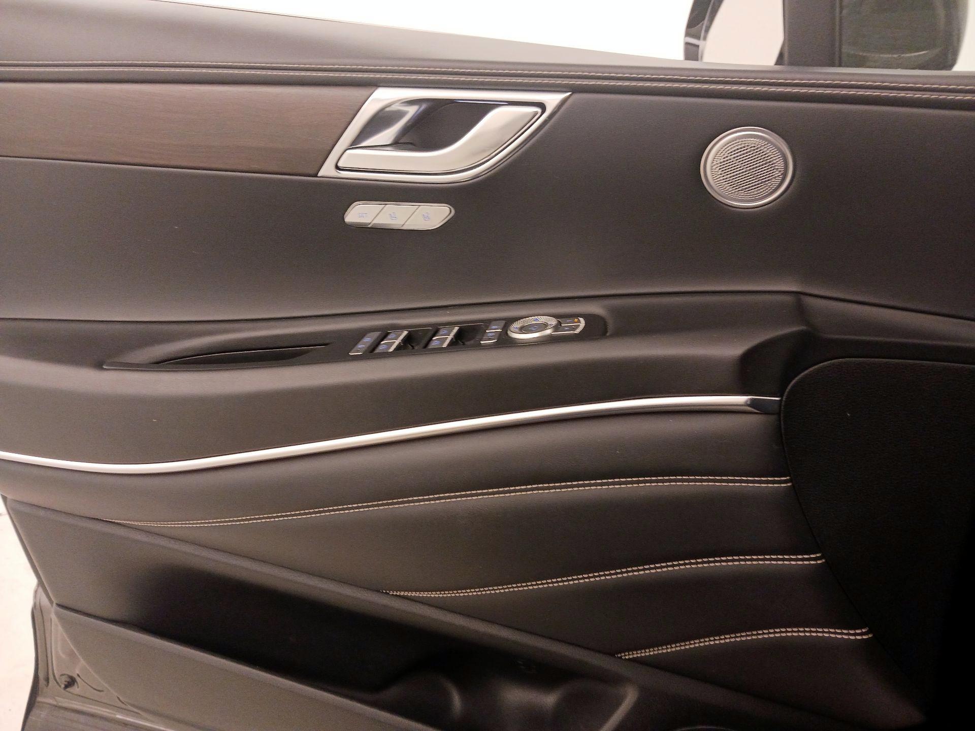 Thumbnail: 2024 Genesis GV80 - 12