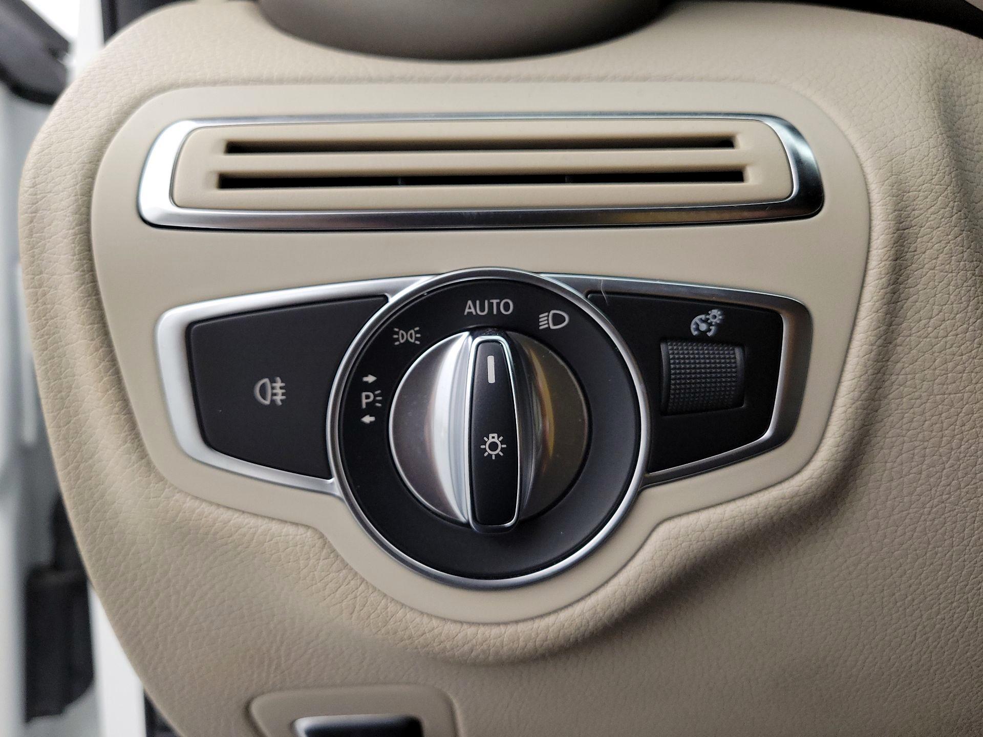 Thumbnail: 2020 Mercedes-Benz C-Class - 13