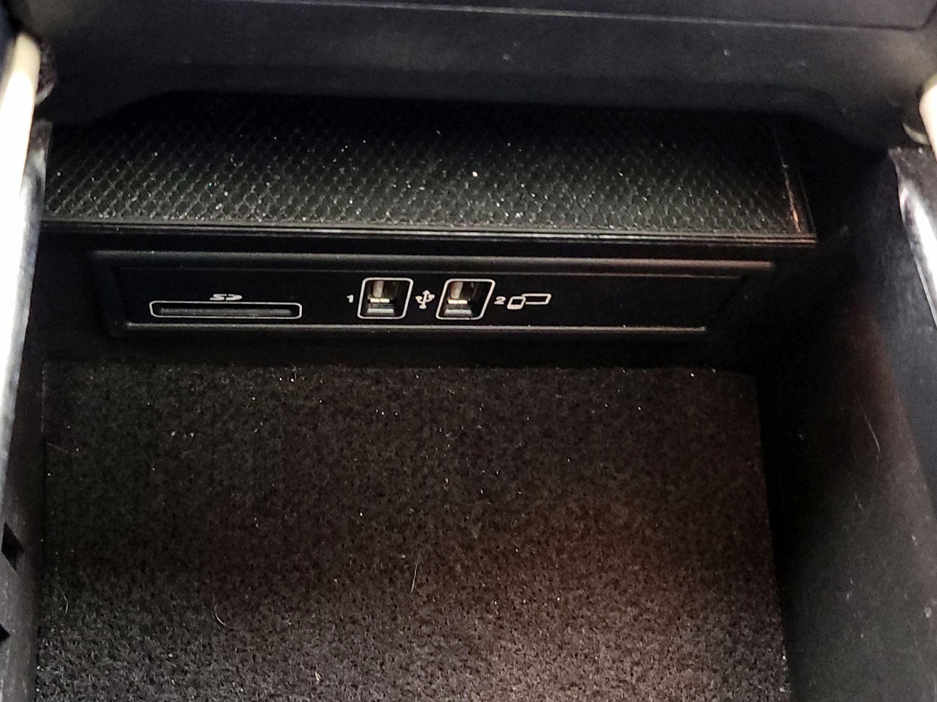 Thumbnail: 2020 Mercedes-Benz C-Class - 18