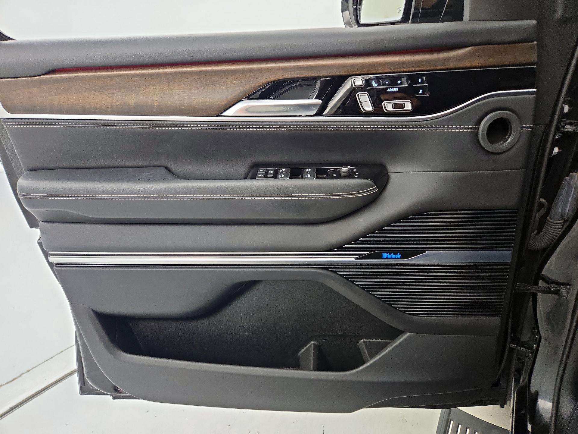 Thumbnail: 2022 Jeep Grand Wagoneer - 12
