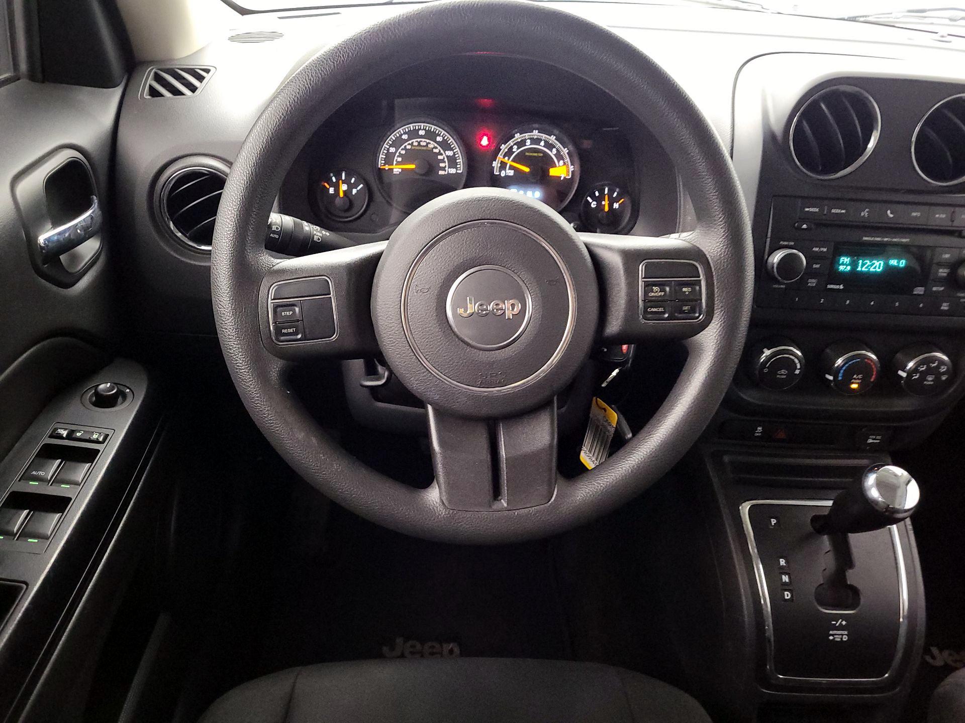 Thumbnail: 2016 Jeep Patriot - 10