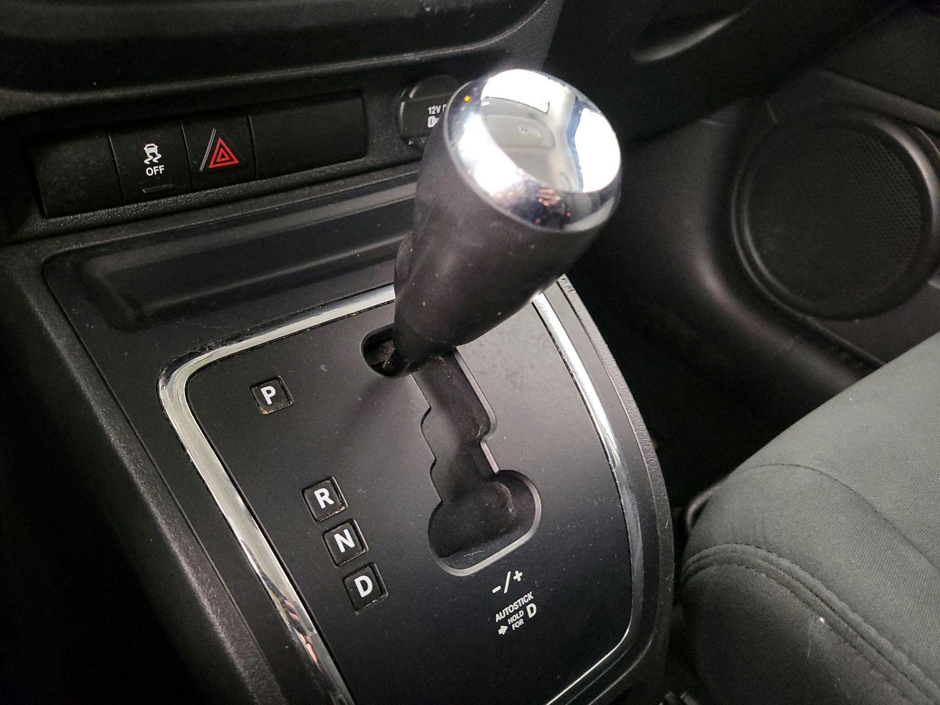 Thumbnail: 2016 Jeep Patriot - 15