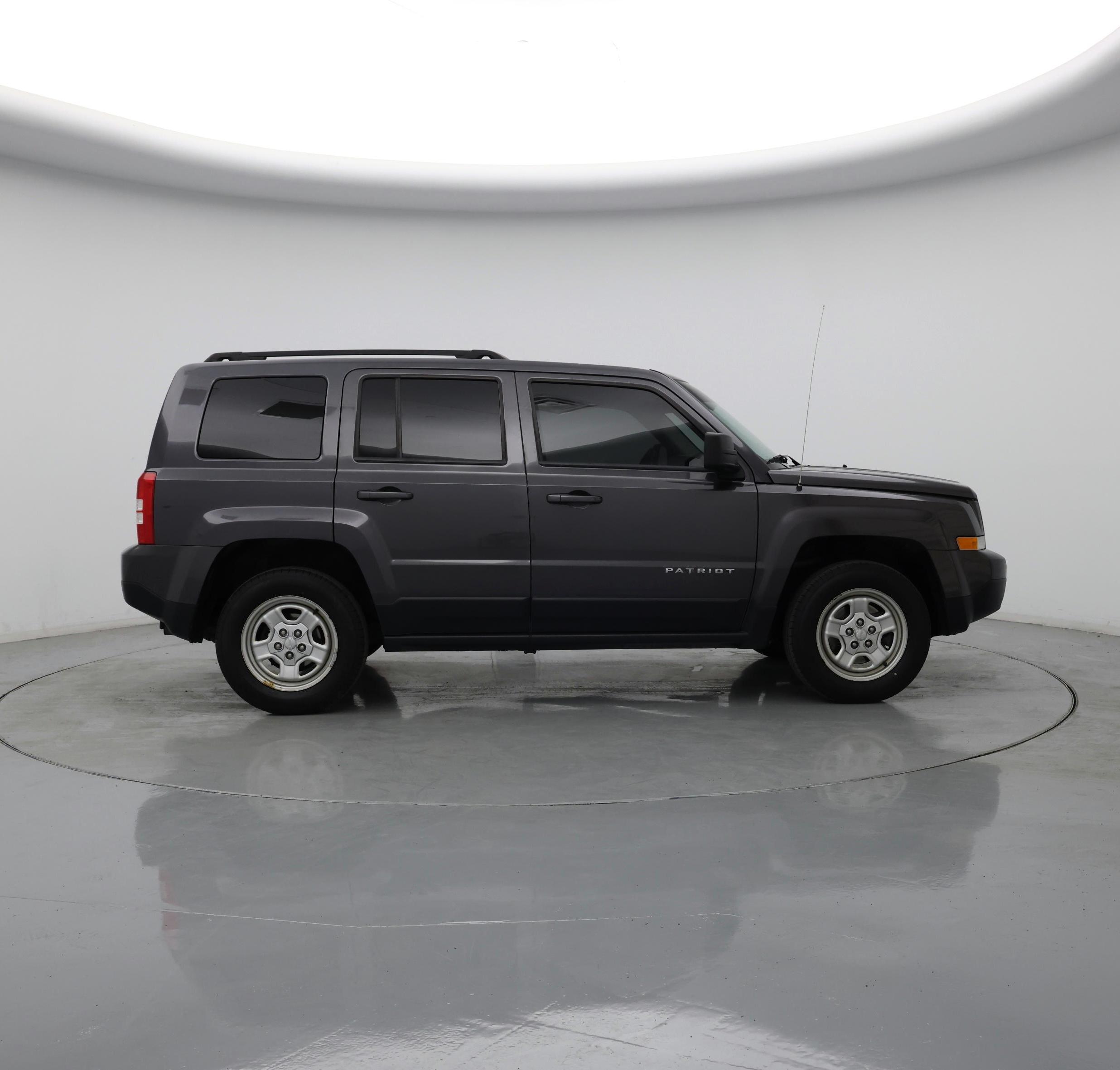 Thumbnail: 2016 Jeep Patriot - 7