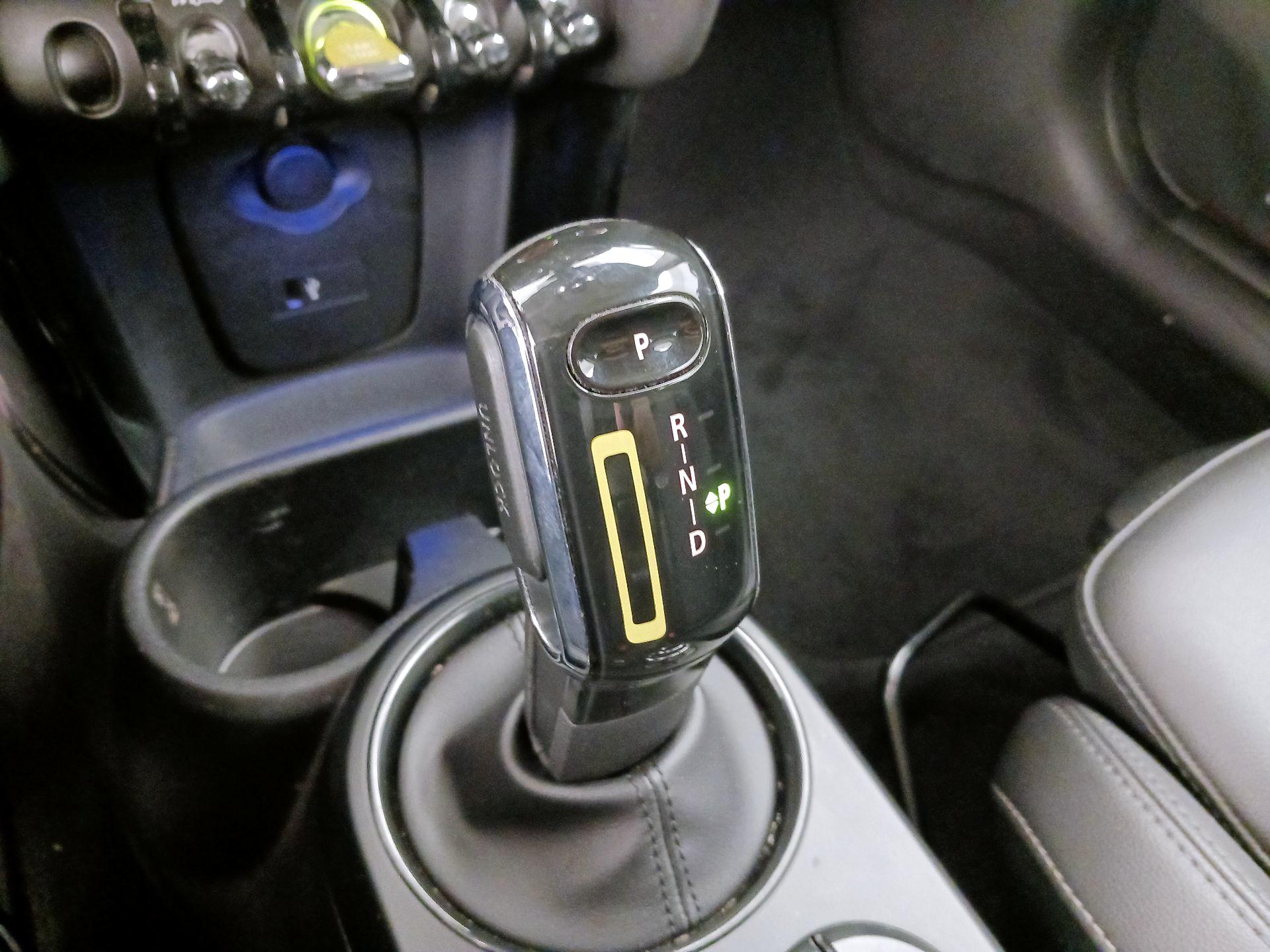 Thumbnail: 2022 MINI Cooper Hardtop - 18