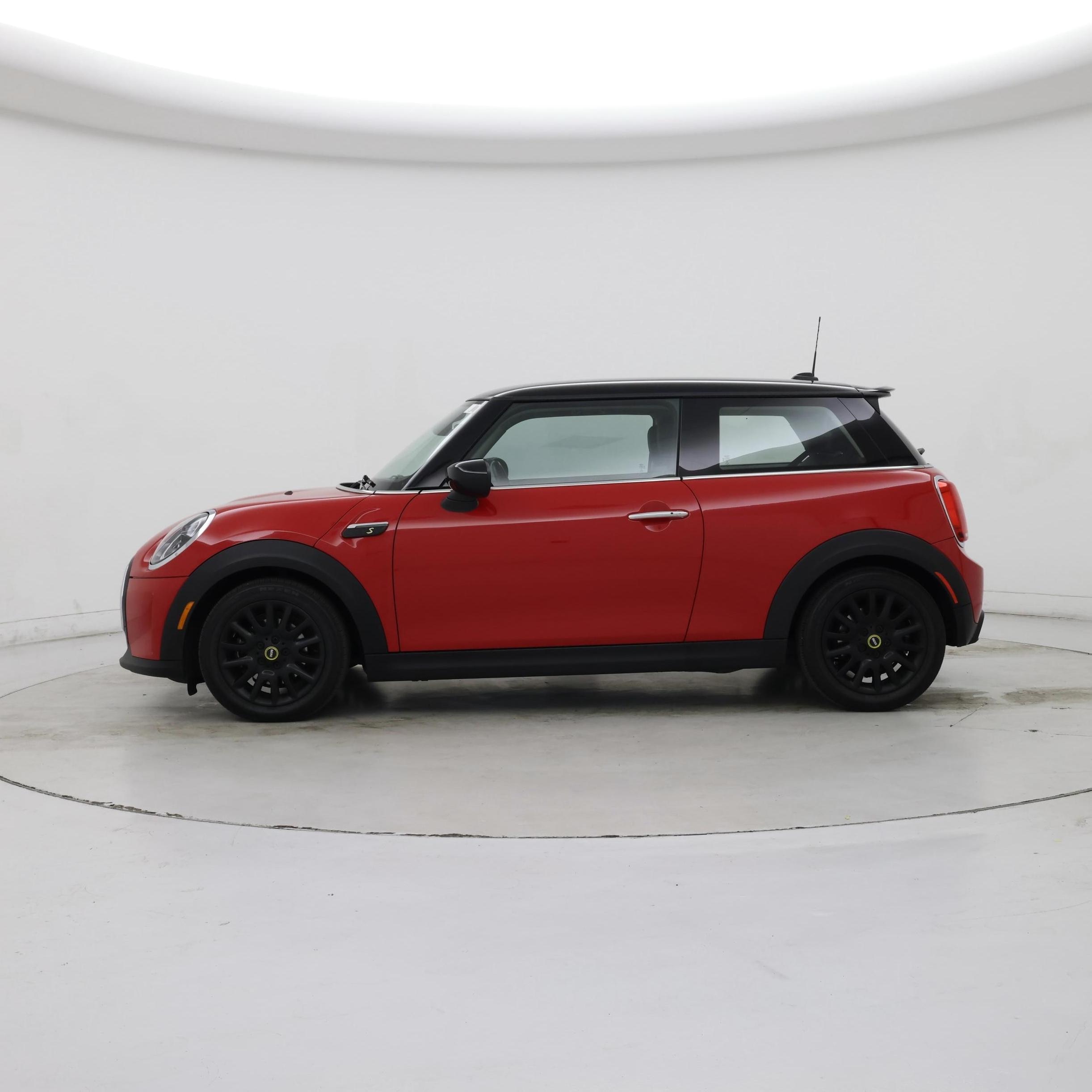 Thumbnail: 2022 MINI Cooper Hardtop - 3