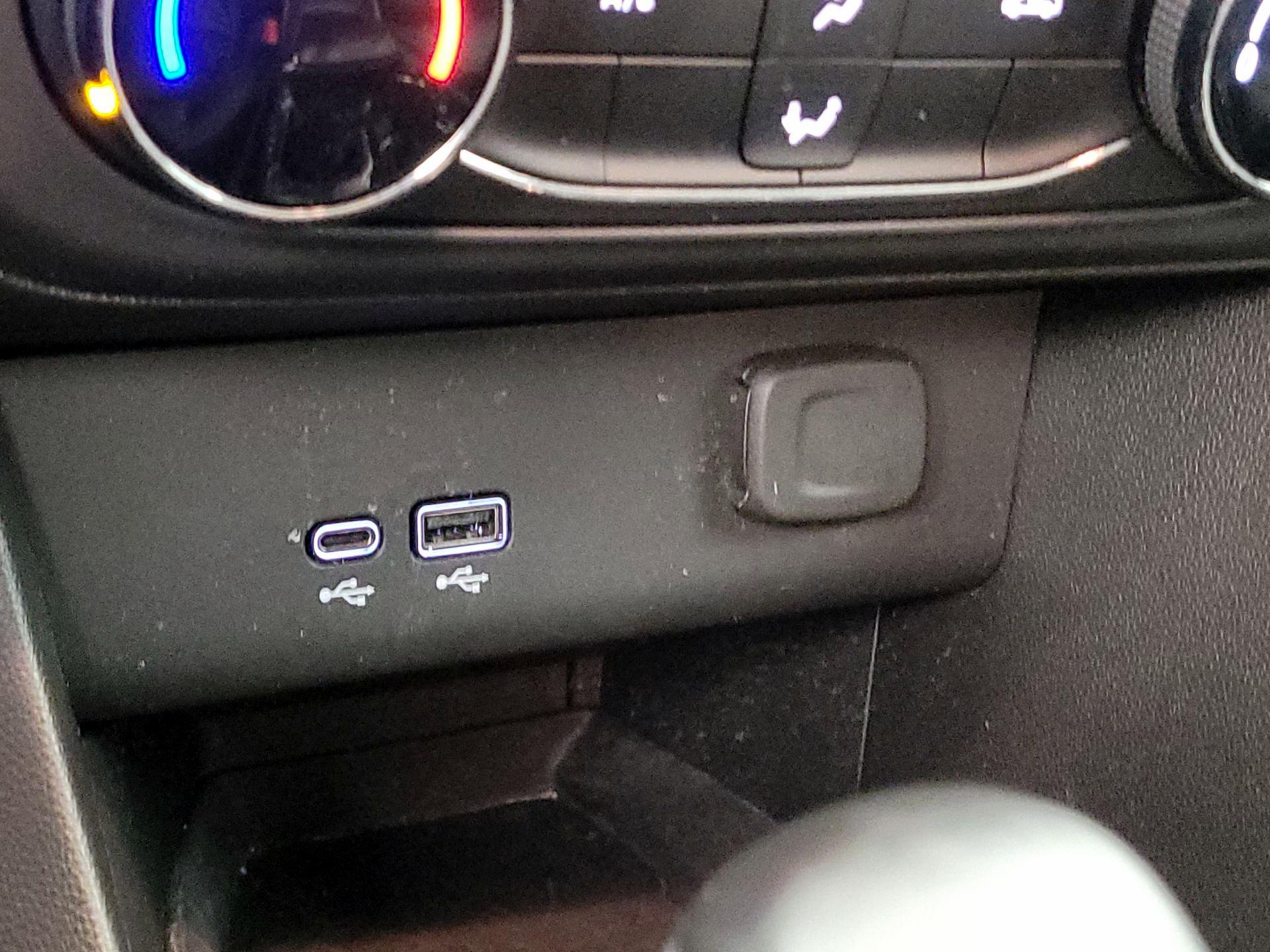 Thumbnail: 2025 Buick Encore GX - 18