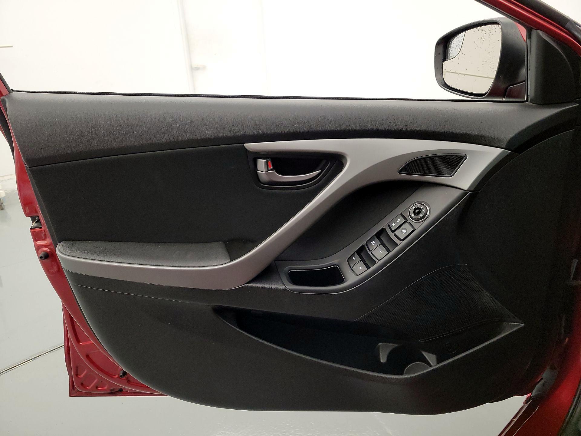 Thumbnail: 2015 Hyundai Elantra - 12