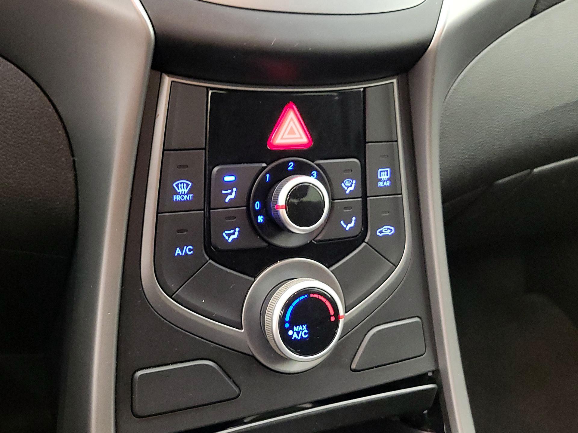 Thumbnail: 2015 Hyundai Elantra - 16