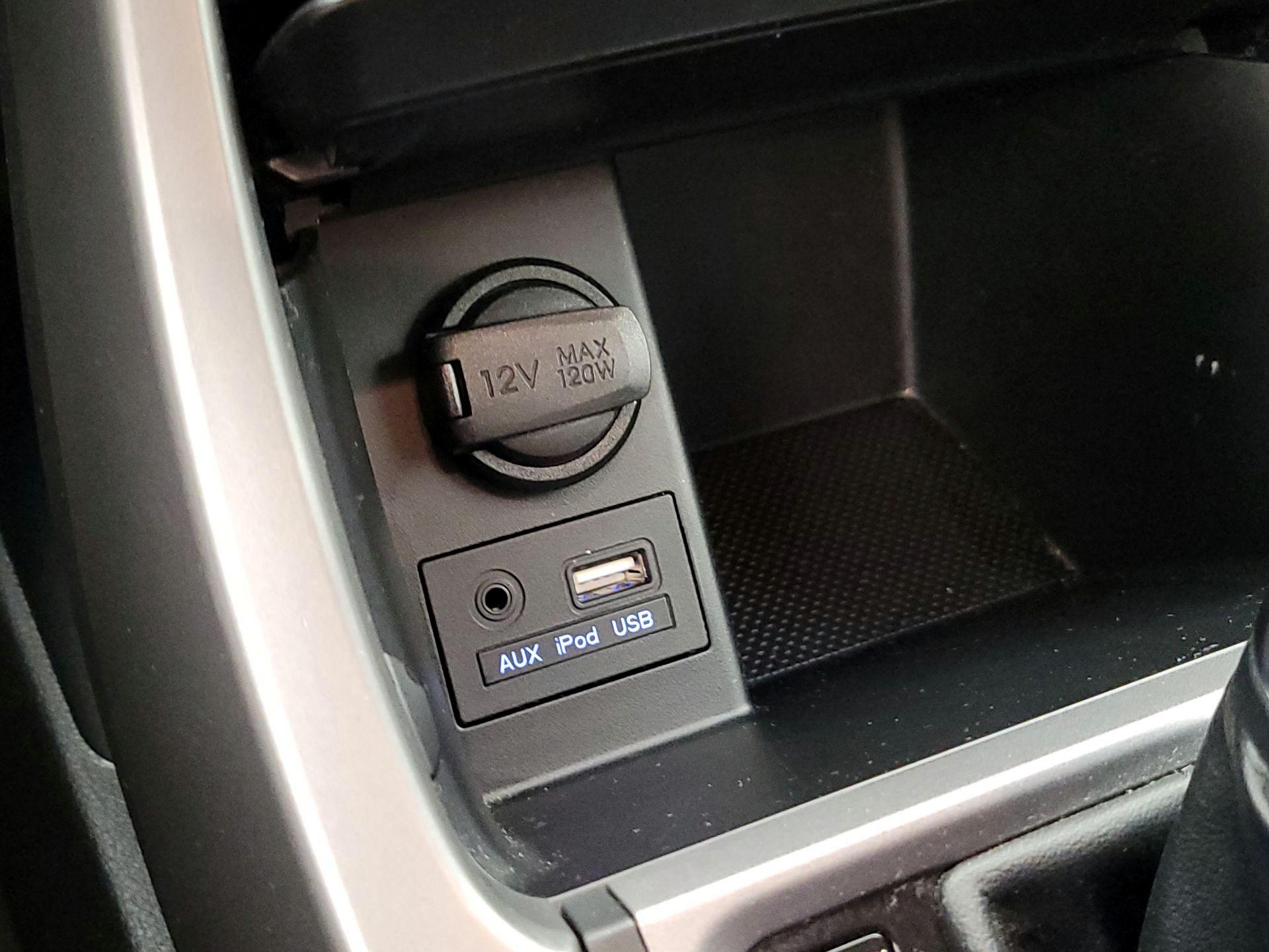 Thumbnail: 2015 Hyundai Elantra - 18