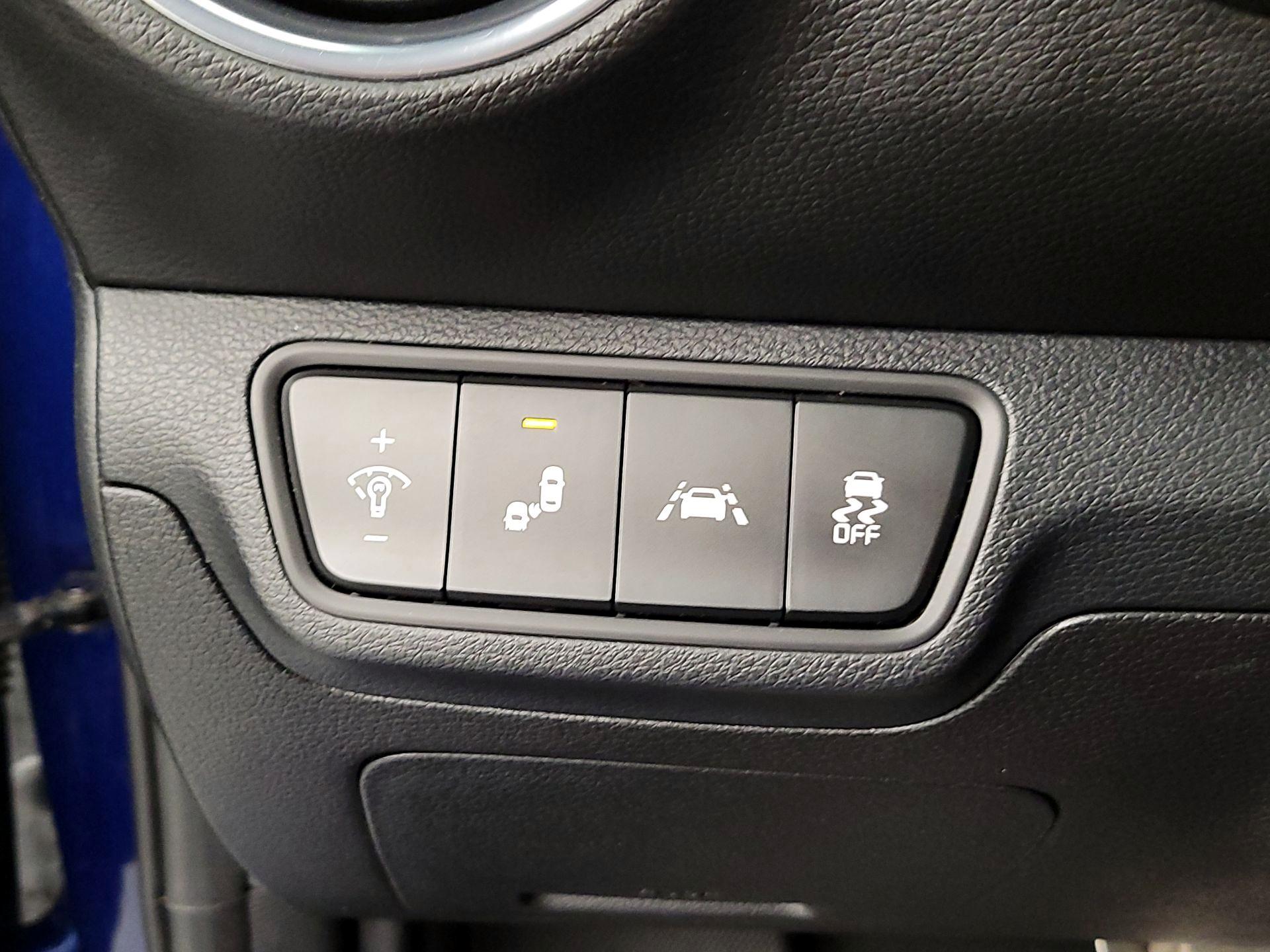 Thumbnail: 2020 Kia Forte - 13