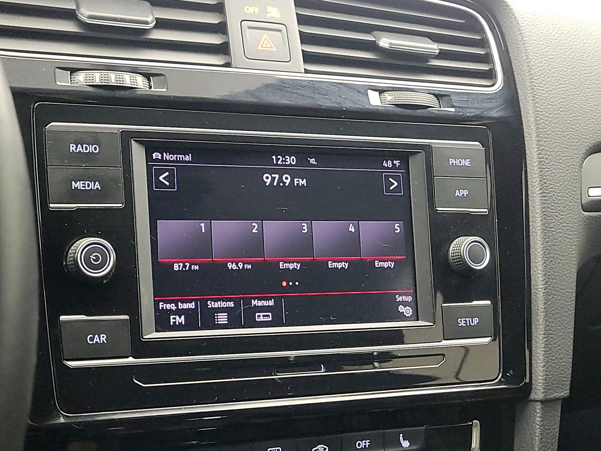 Thumbnail: 2019 Volkswagen Golf - 15