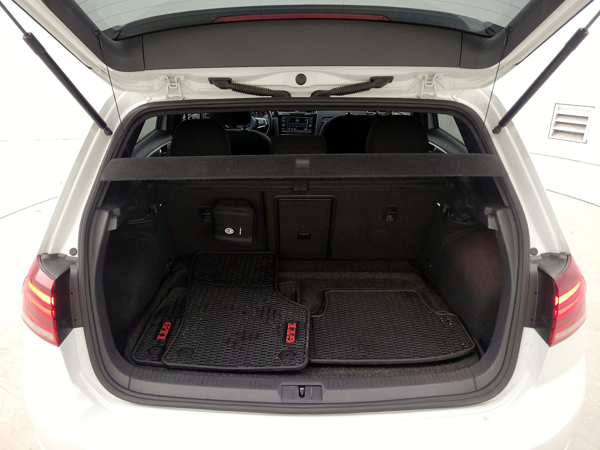 Thumbnail: 2019 Volkswagen Golf - 19