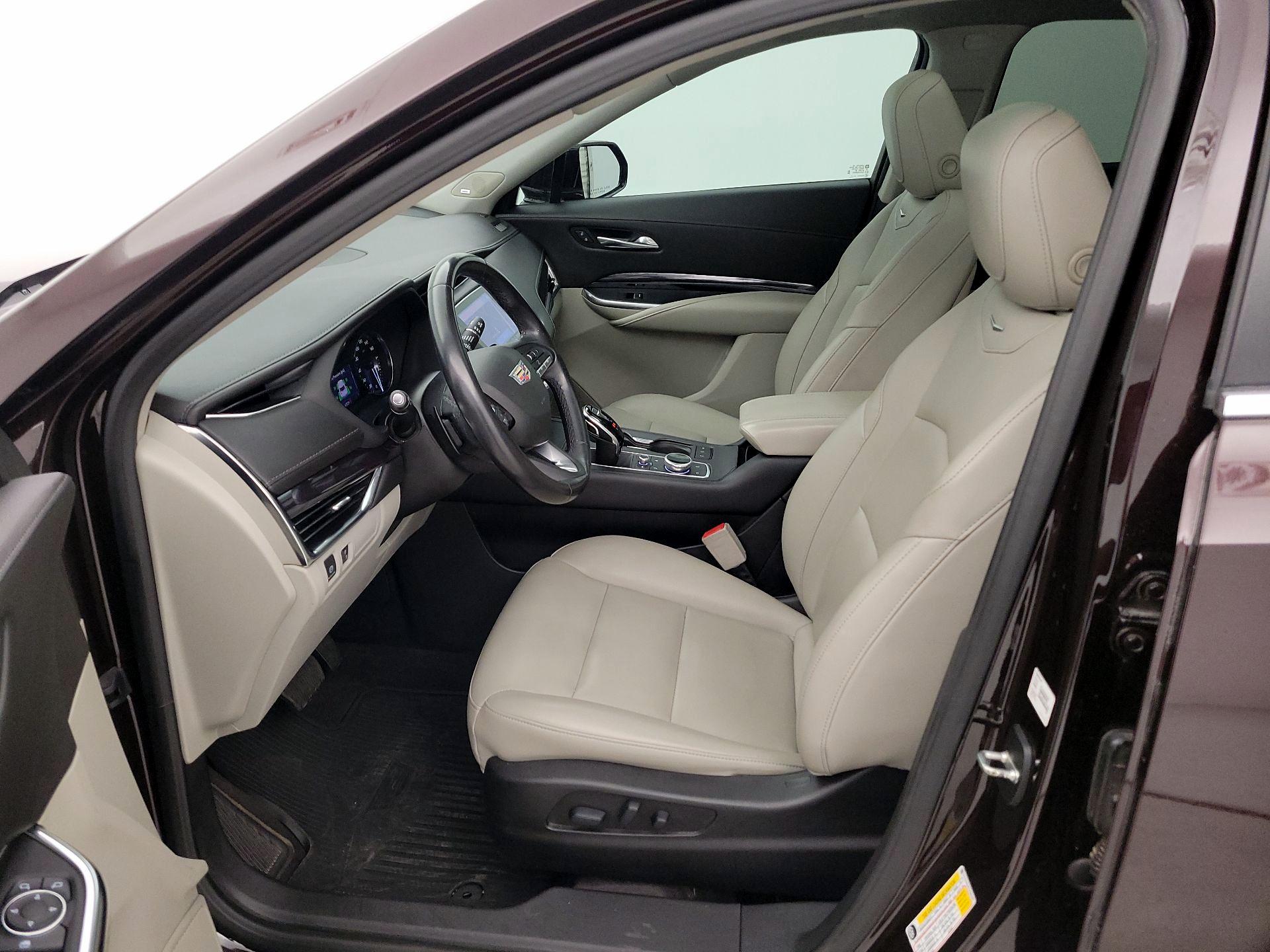 Thumbnail: 2020 Cadillac XT4 - 11