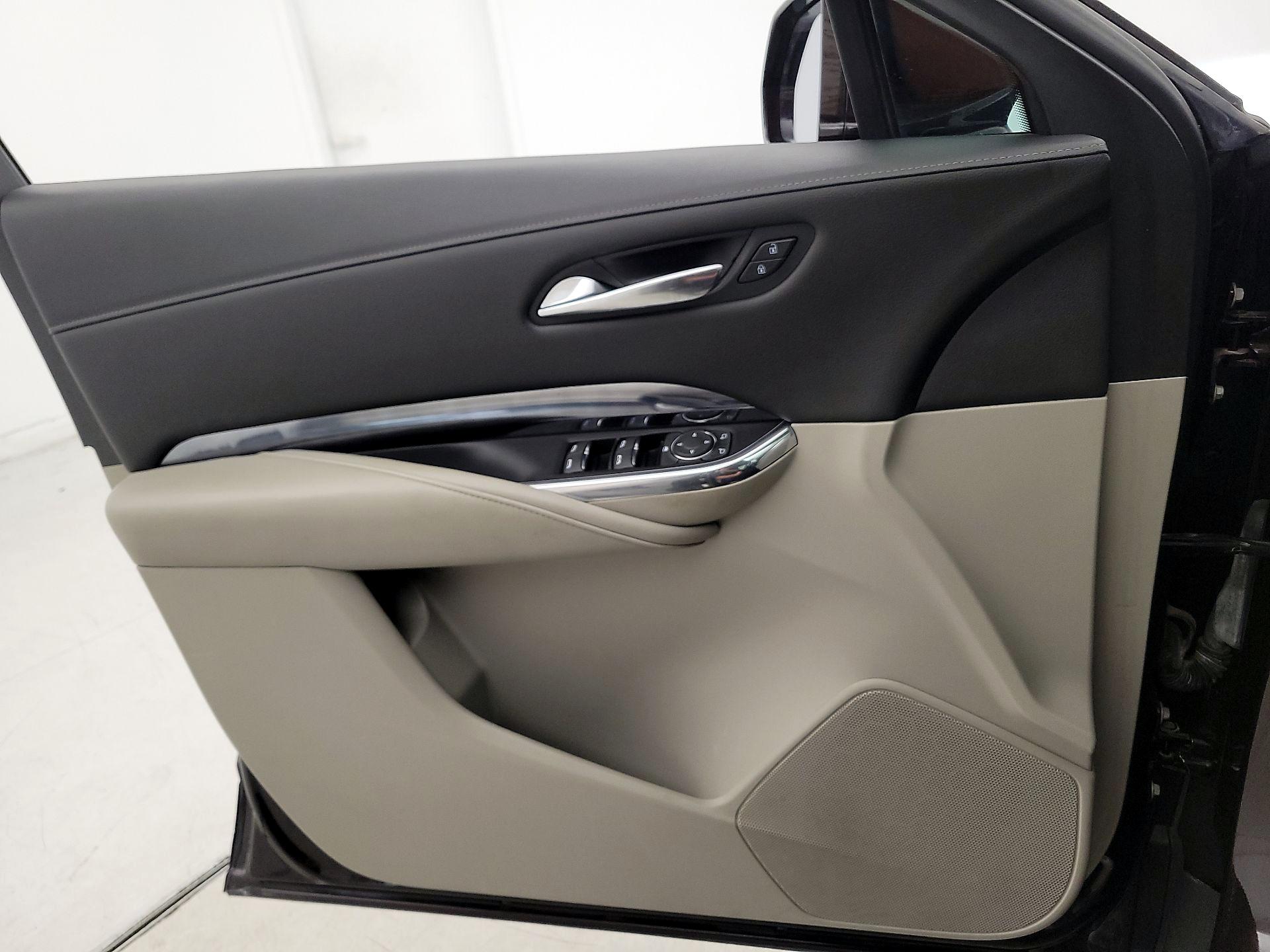 Thumbnail: 2020 Cadillac XT4 - 12