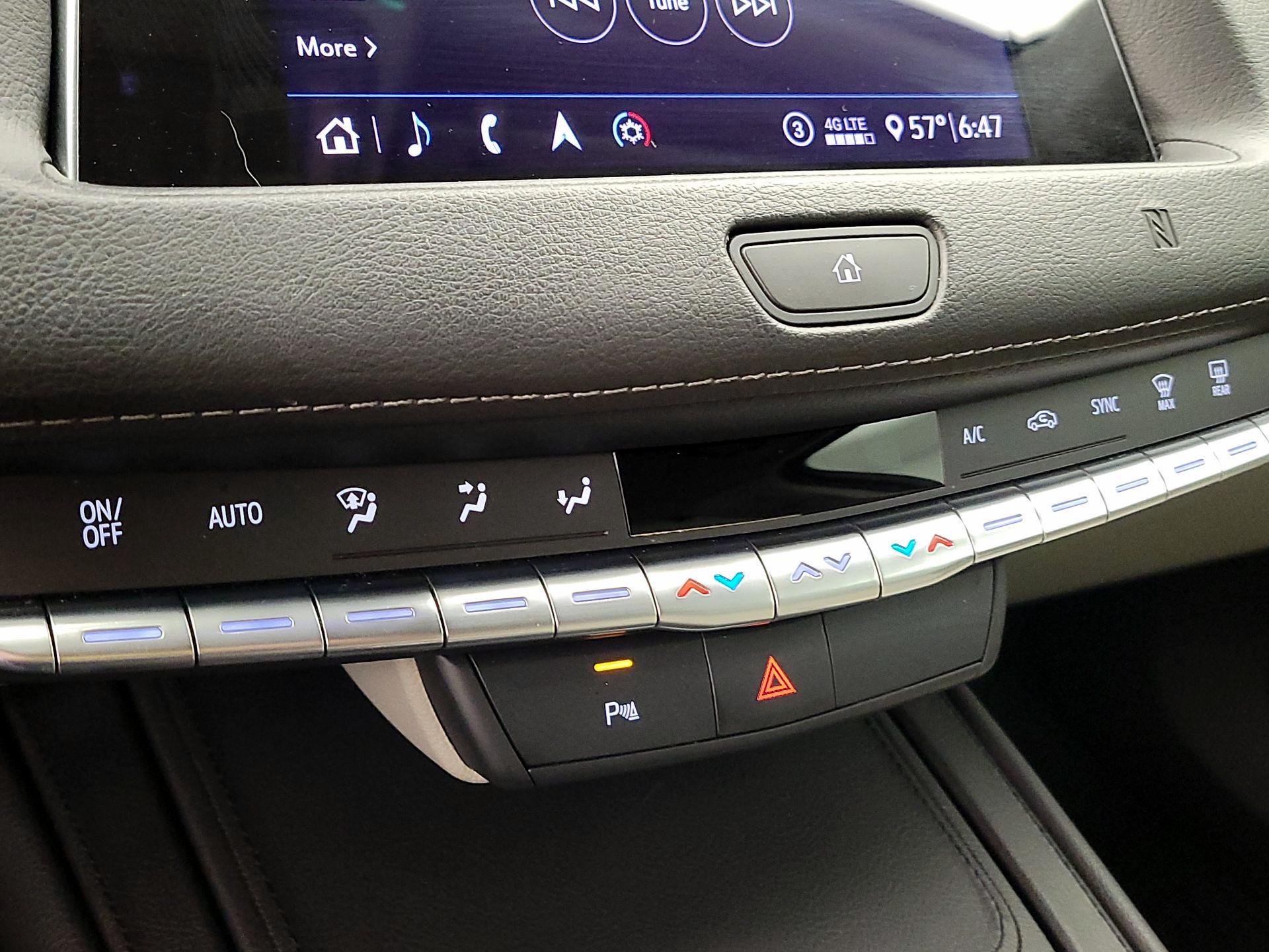 Thumbnail: 2020 Cadillac XT4 - 17