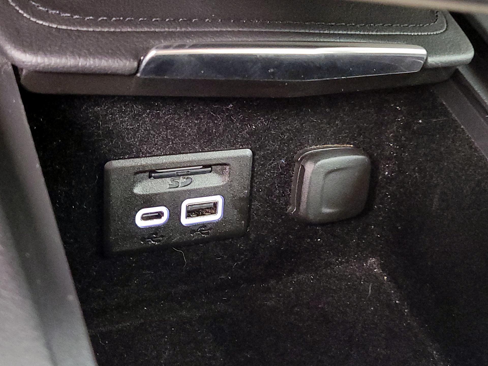 Thumbnail: 2020 Cadillac XT4 - 19