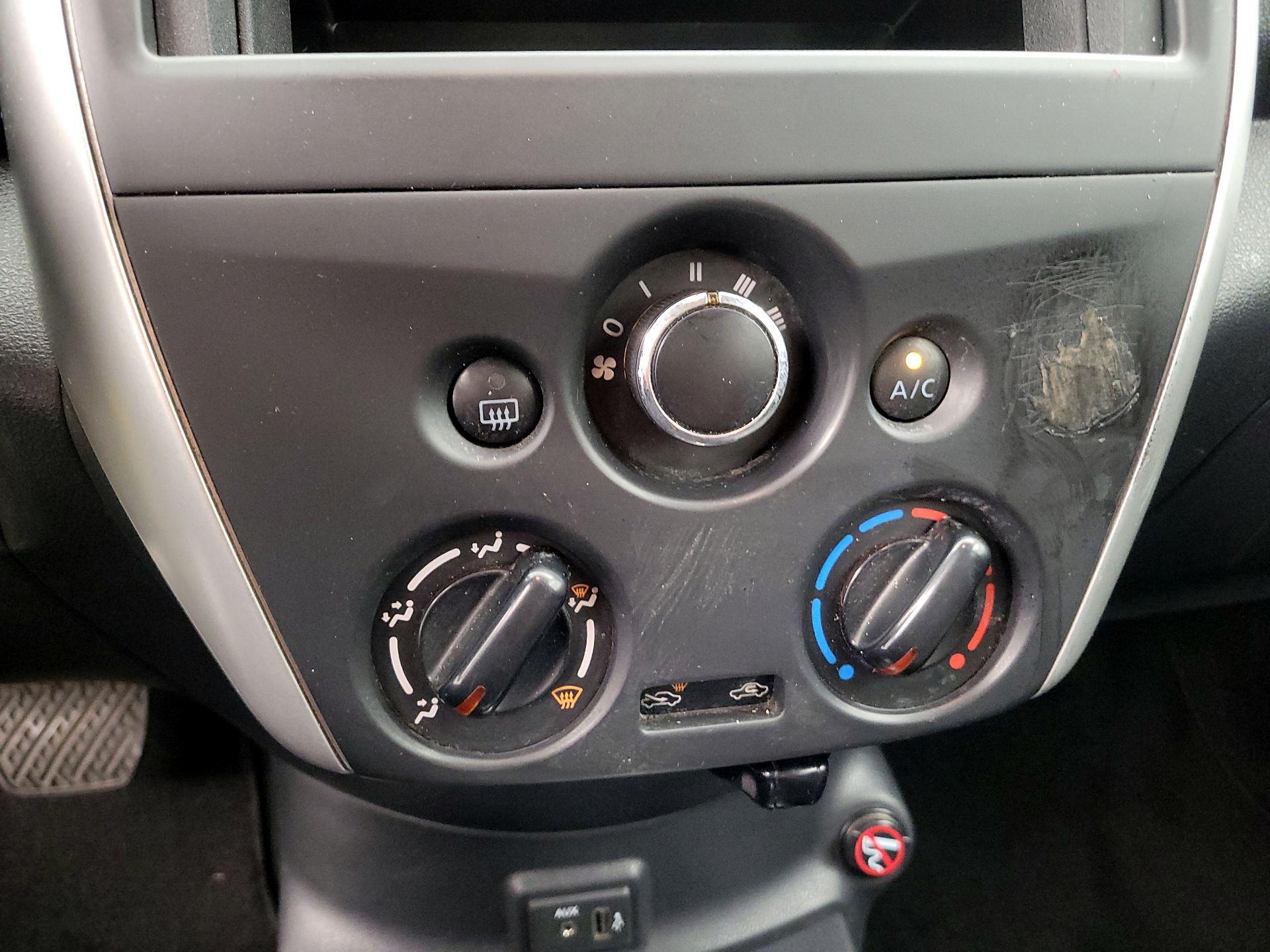 Thumbnail: 2018 Nissan Versa - 15