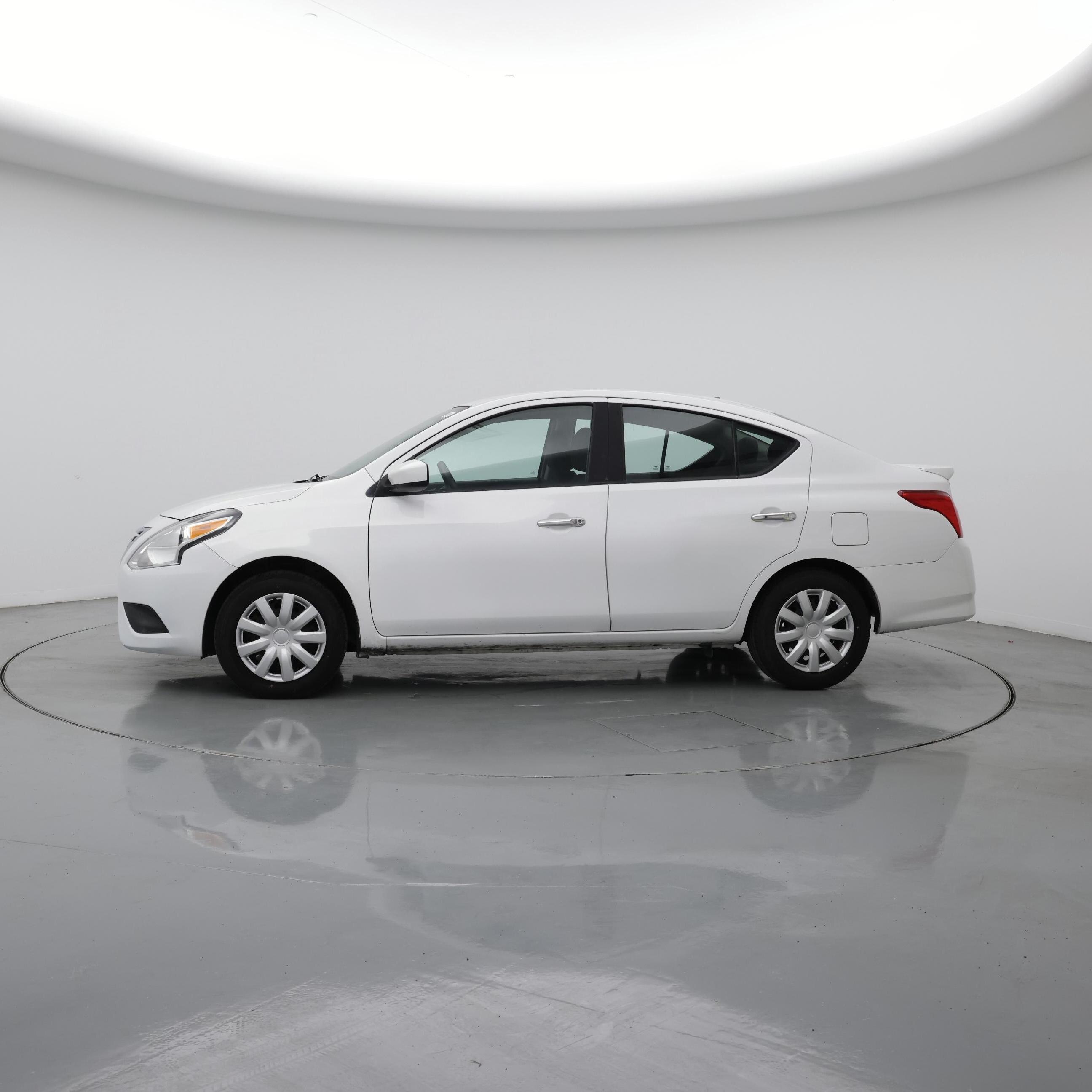 Thumbnail: 2018 Nissan Versa - 3