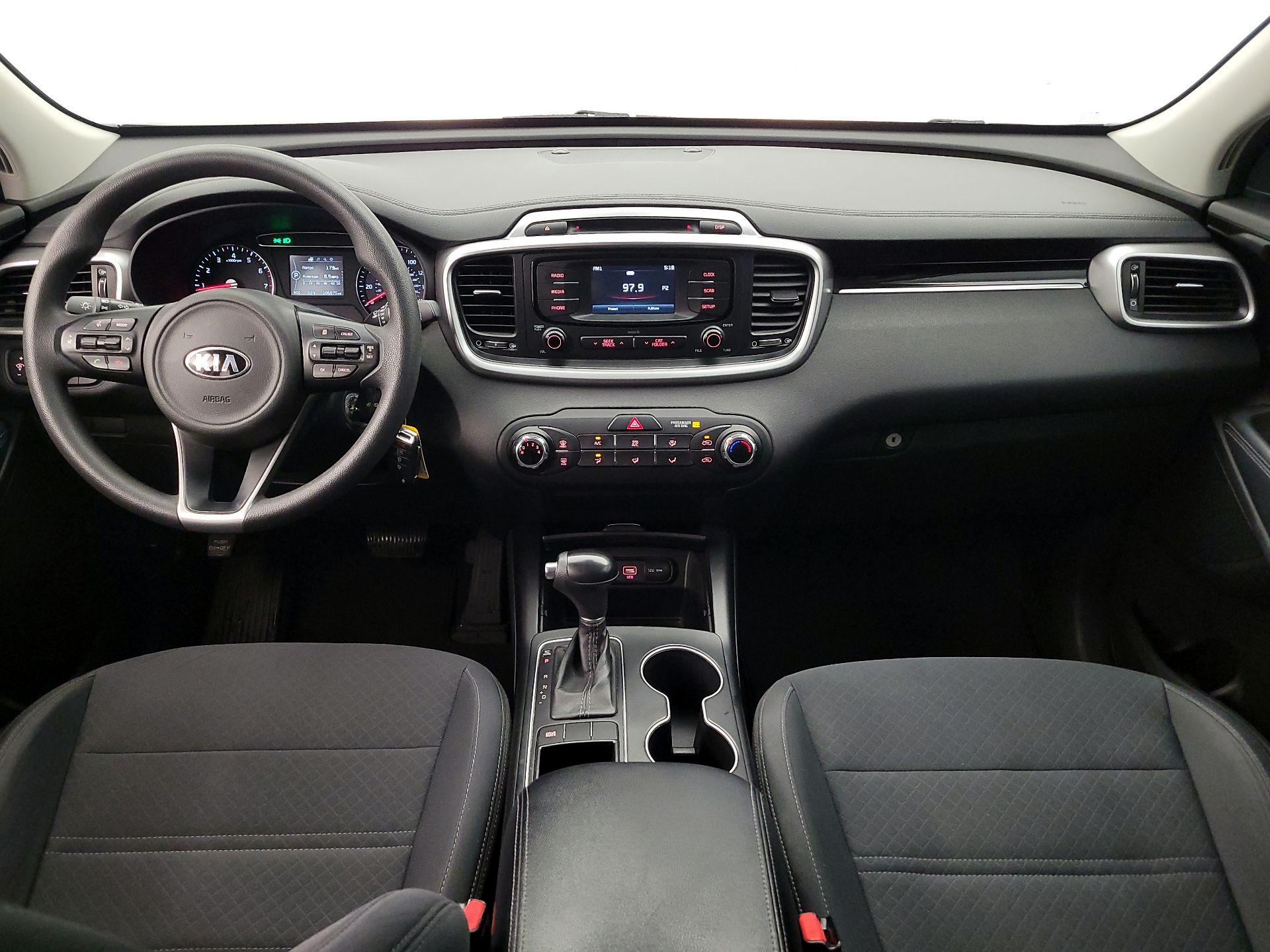 Thumbnail: 2017 Kia Sorento - 9