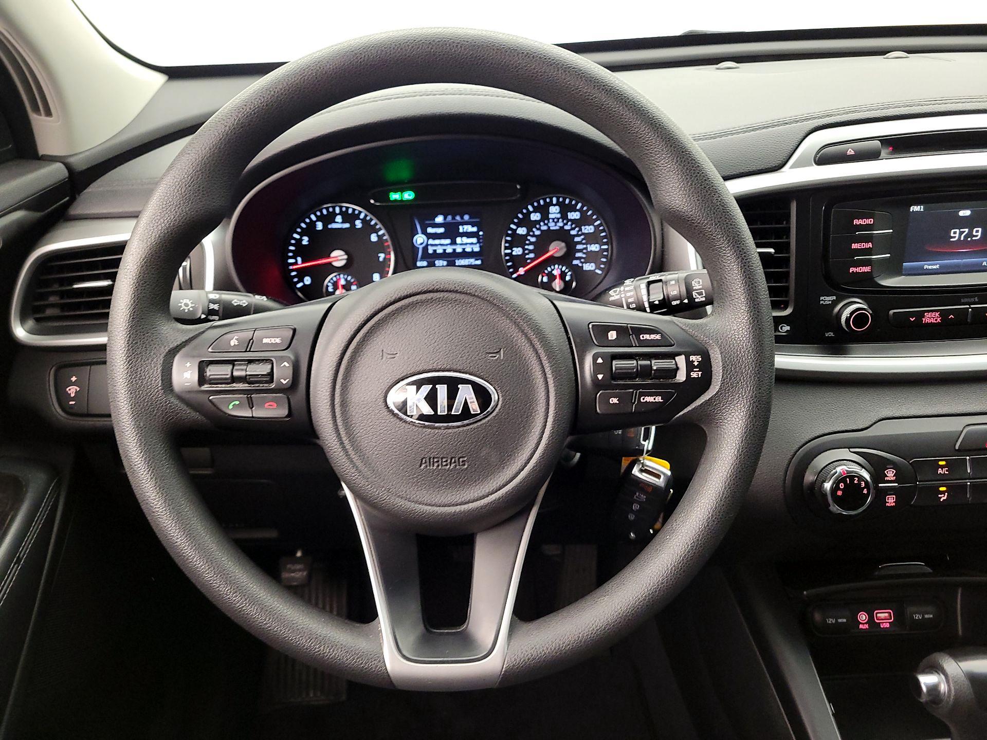 Thumbnail: 2017 Kia Sorento - 10