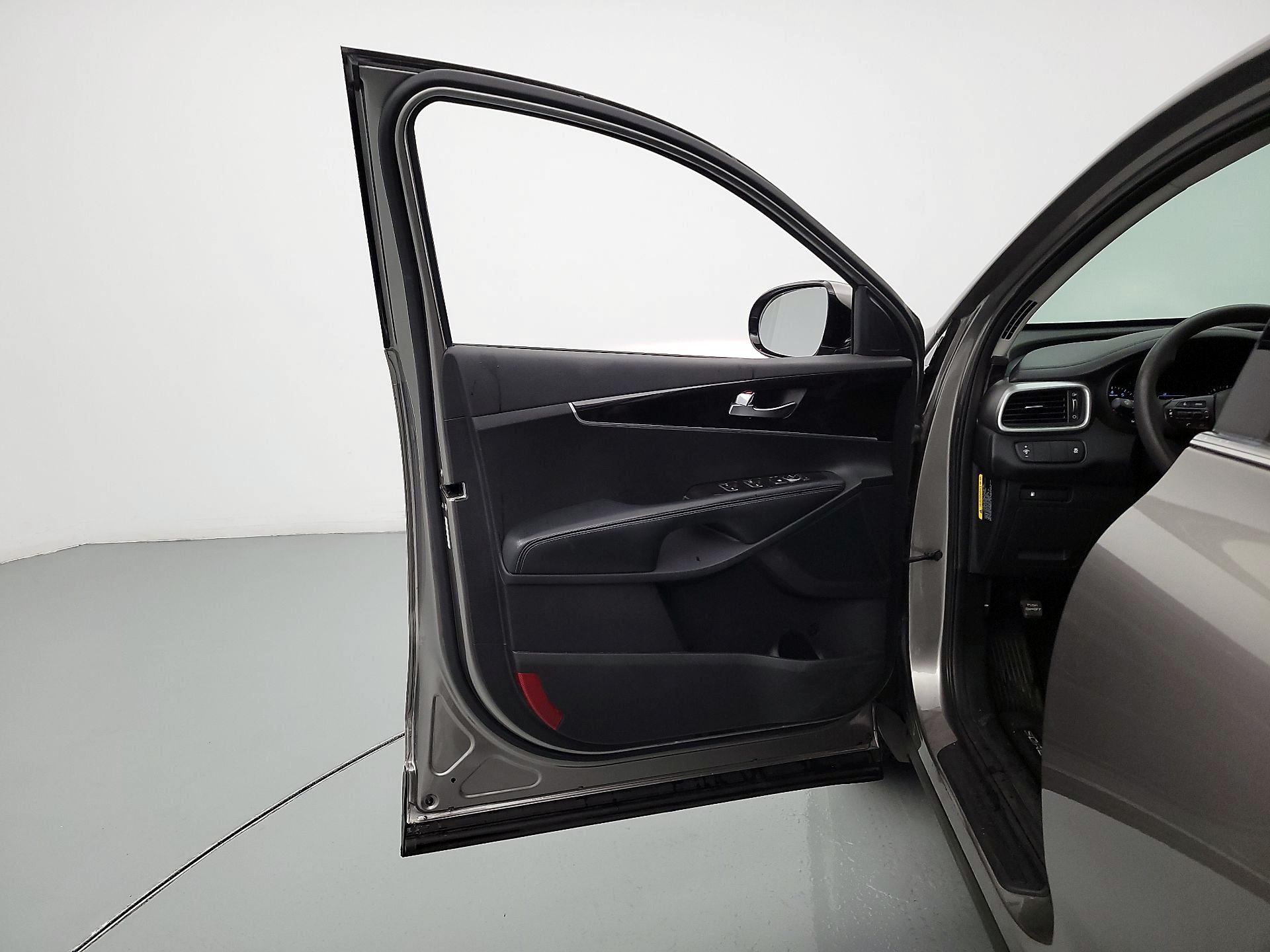 Thumbnail: 2017 Kia Sorento - 12