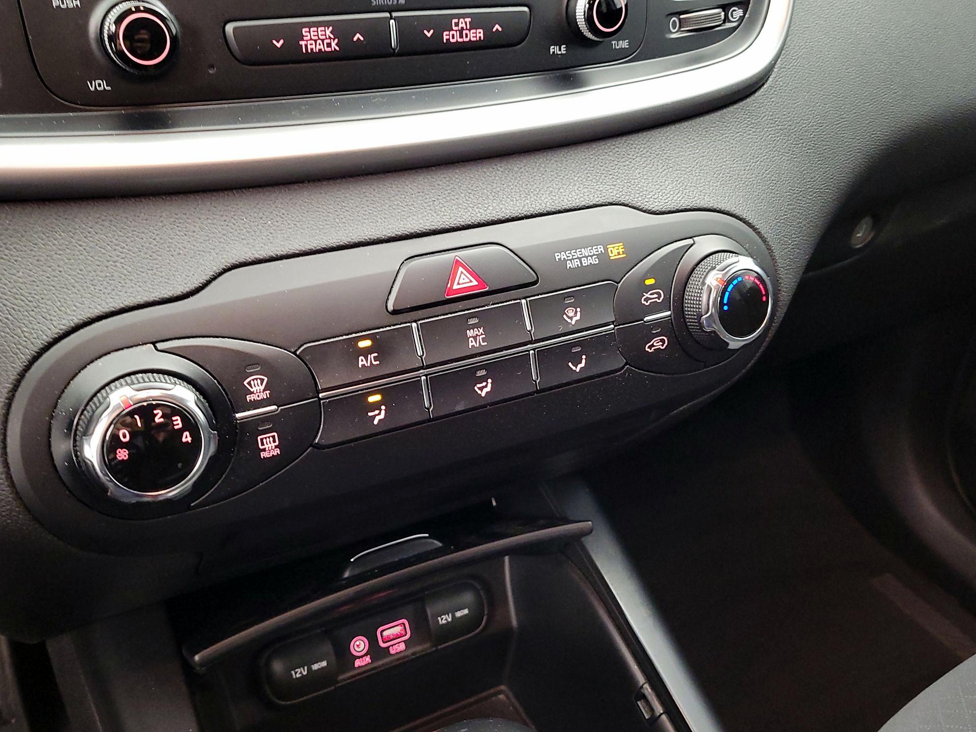 Thumbnail: 2017 Kia Sorento - 16