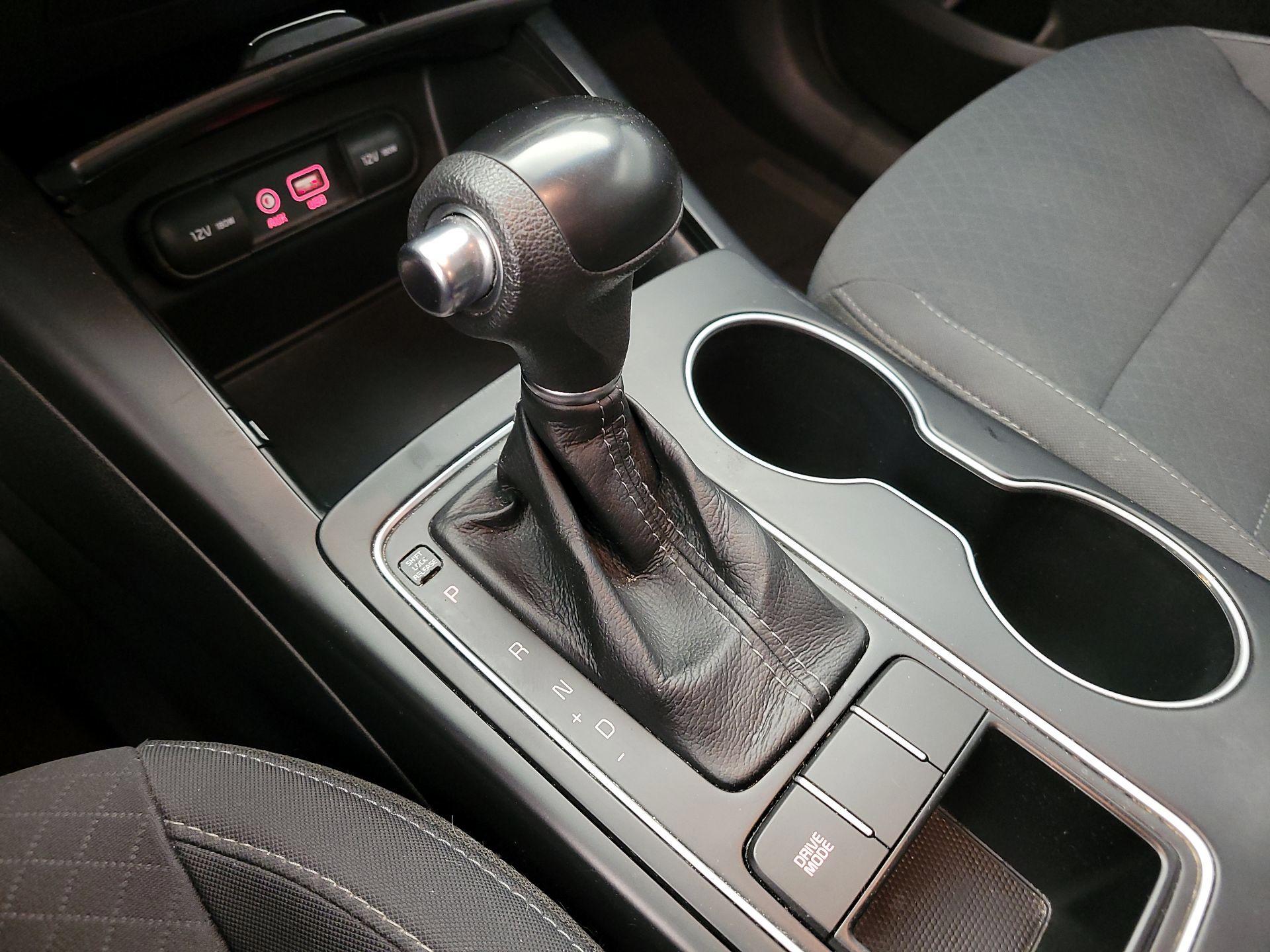 Thumbnail: 2017 Kia Sorento - 17