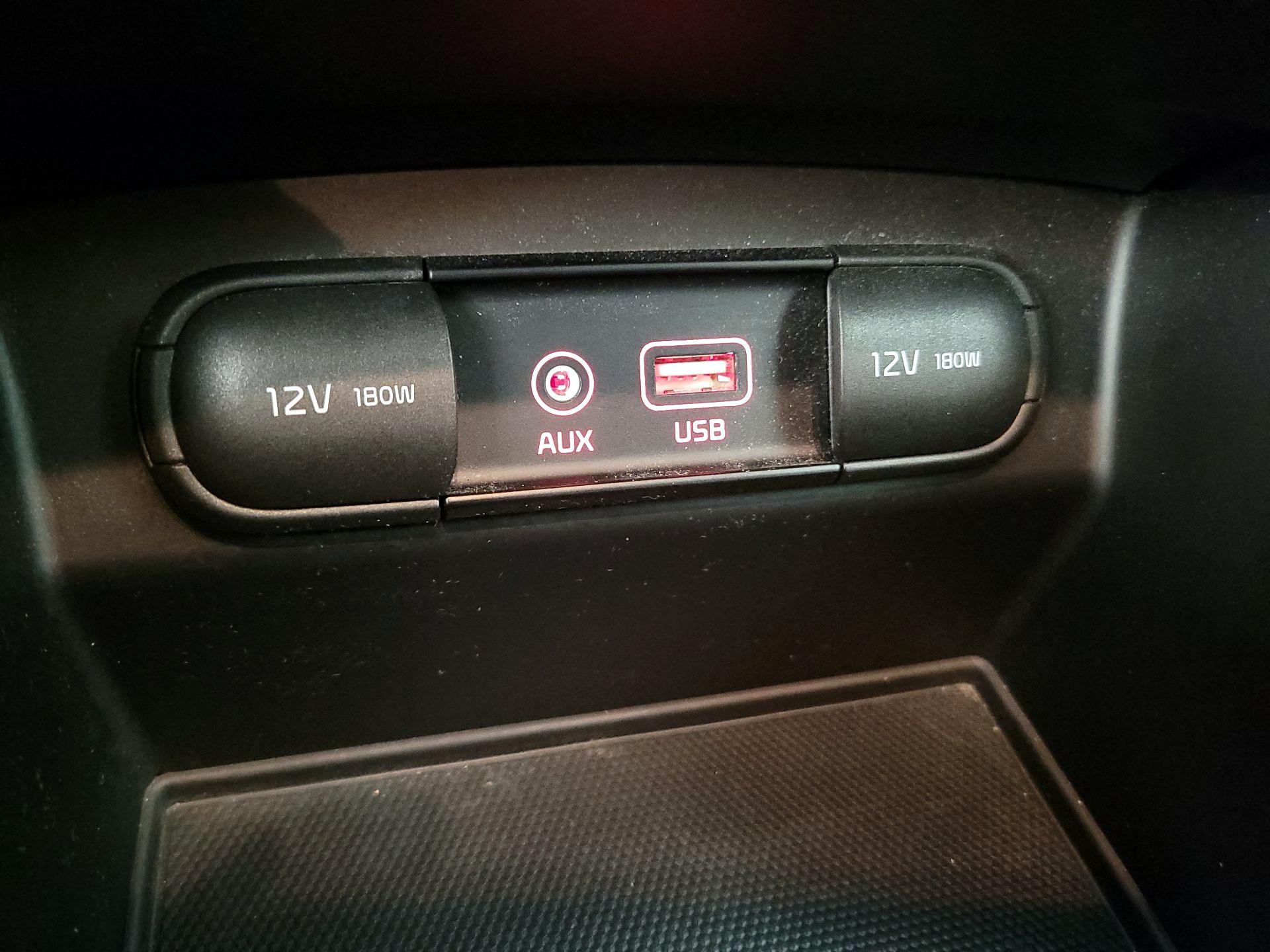 Thumbnail: 2017 Kia Sorento - 18