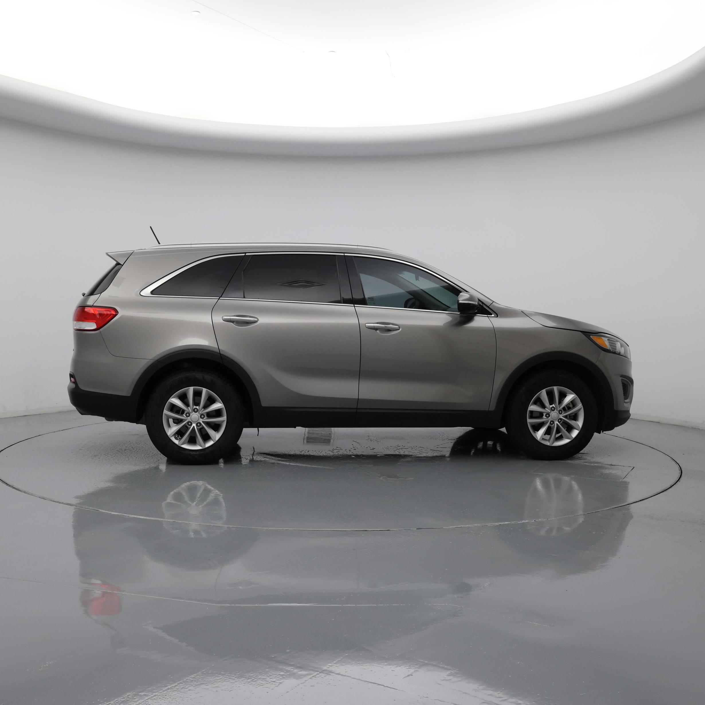 Thumbnail: 2017 Kia Sorento - 7